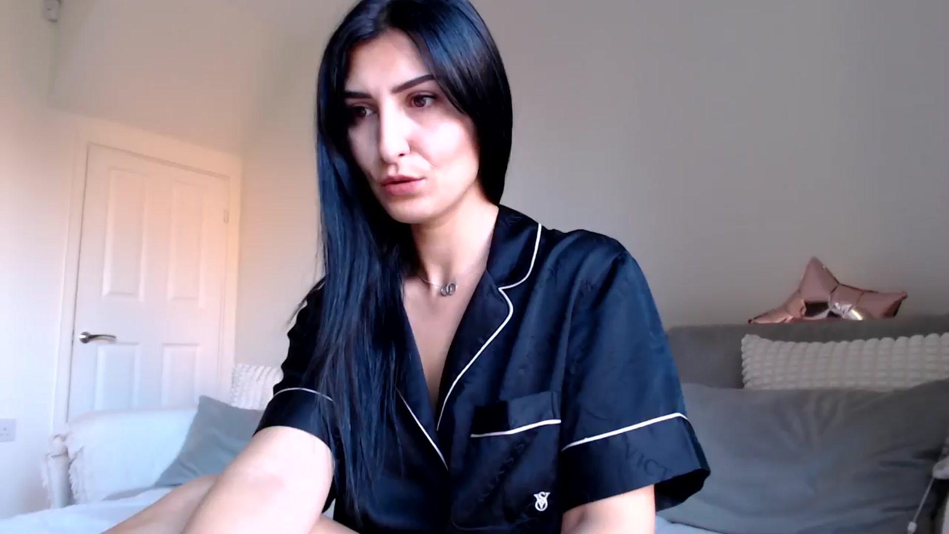Gallery image thumbnail from LavIson's myfreecams stream on, 11/11/2024, 12:35 image 1 of 20