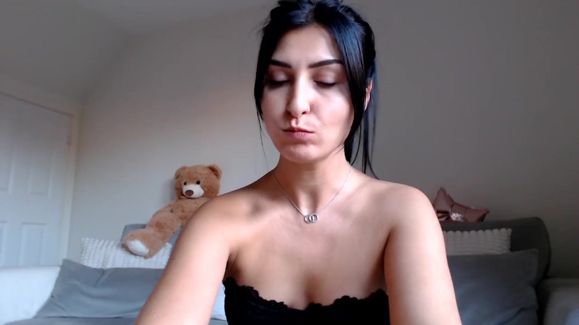 Gallery image thumbnail from LavIson's myfreecams stream on, 11/11/2024, 14:56 image 5 of 20