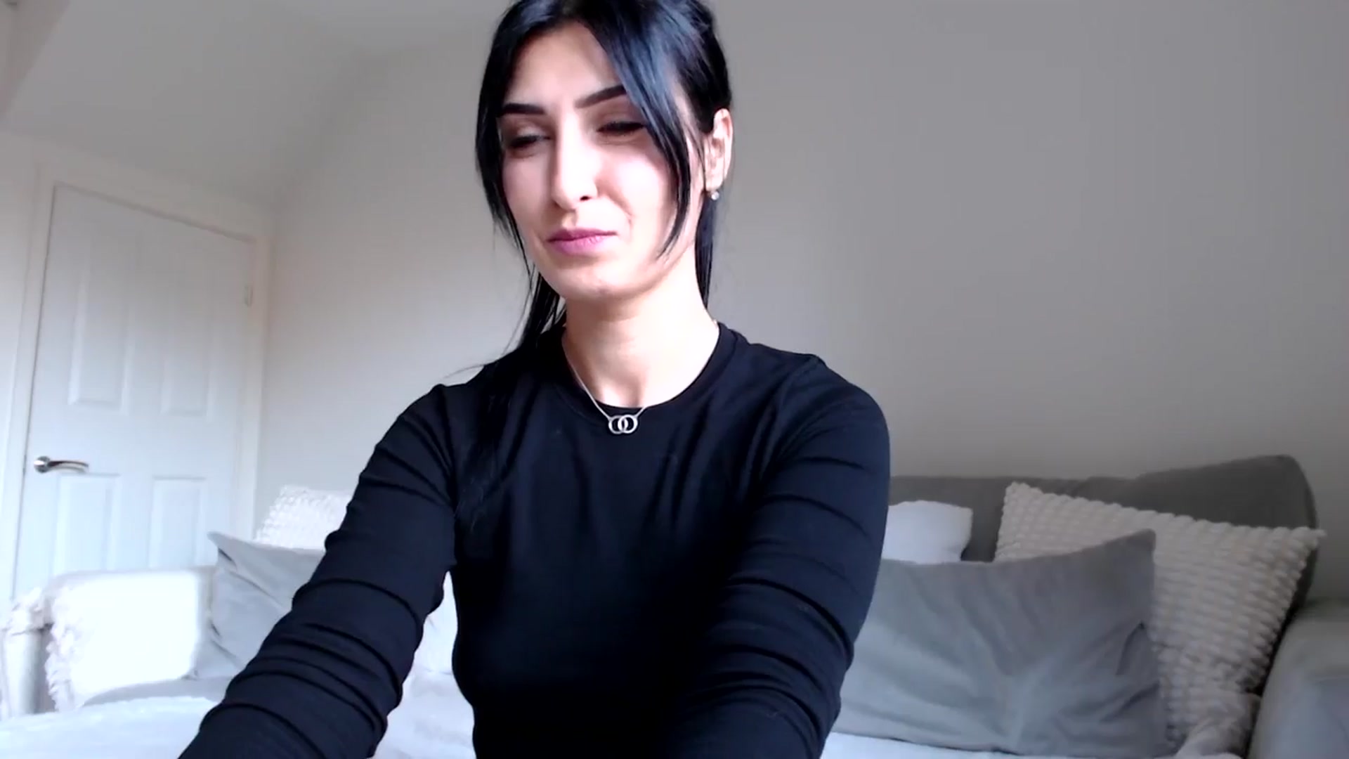 Gallery image thumbnail from LavIson's myfreecams stream on, 11/13/2024, 13:11 image 16 of 20