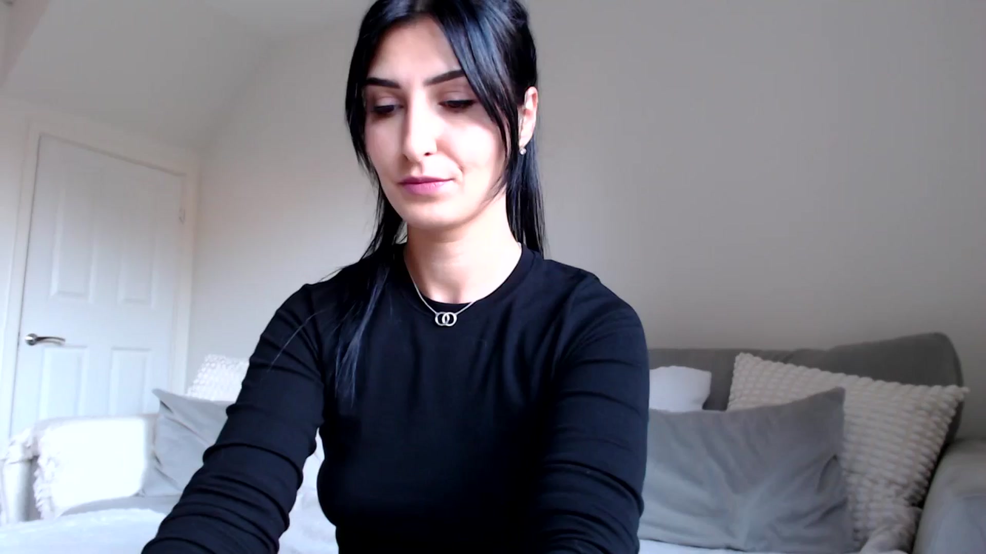Gallery image thumbnail from LavIson's myfreecams stream on, 11/13/2024, 13:11 image 15 of 20