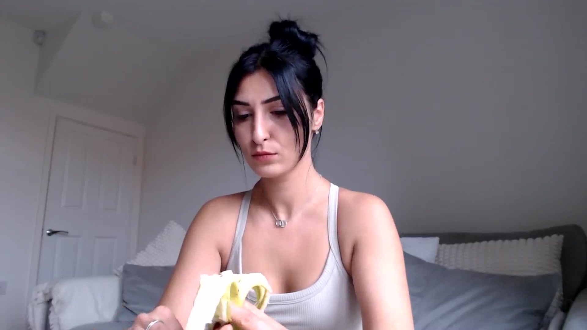 Gallery image thumbnail from LavIson's myfreecams stream on, 11/14/2024, 12:29 image 19 of 20
