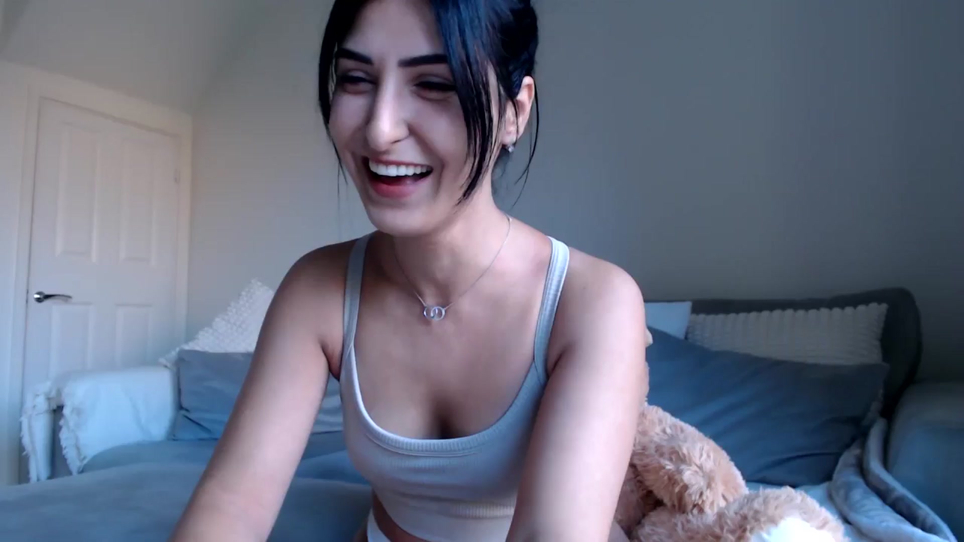 Gallery image thumbnail from LavIson's myfreecams stream on, 11/14/2024, 12:29 image 10 of 20