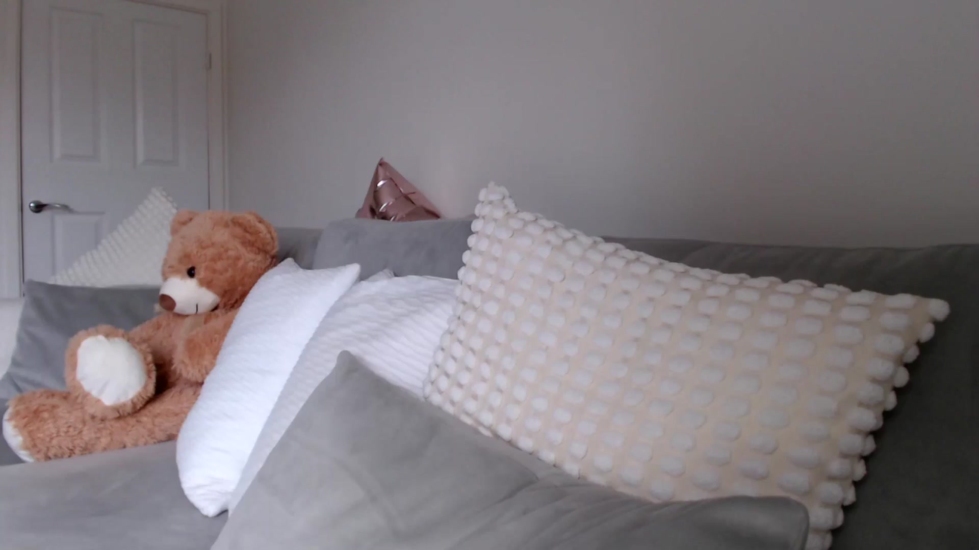Gallery image thumbnail from LavIson's myfreecams stream on, 11/14/2024, 15:06 image 3 of 20