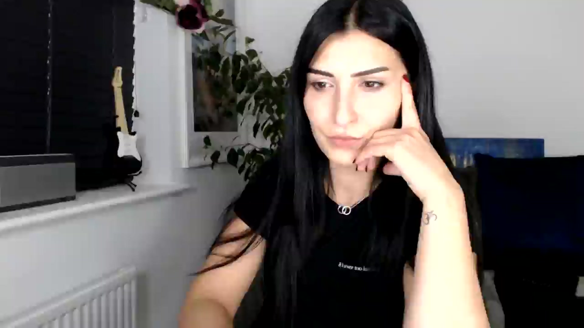 Gallery image thumbnail from LavIson's myfreecams stream on, 11/14/2024, 16:23 image 19 of 20