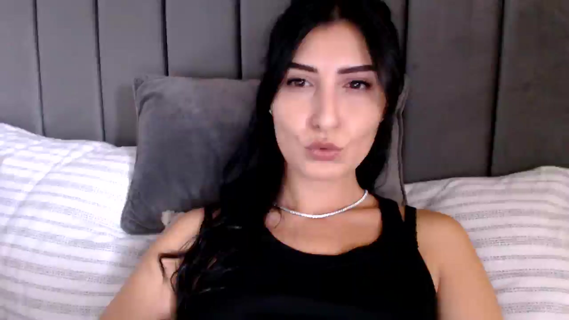 Gallery image thumbnail from LavIson's myfreecams stream on, 11/15/2024, 11:19 image 15 of 20