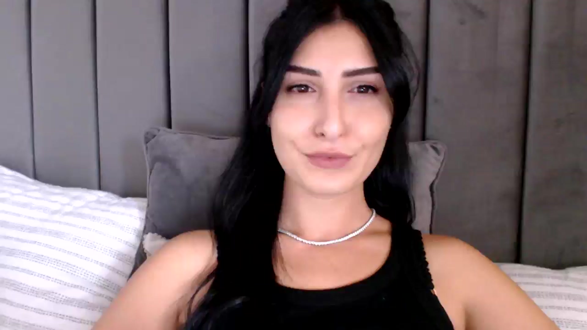 Gallery image thumbnail from LavIson's myfreecams stream on, 11/15/2024, 13:01 image 3 of 20