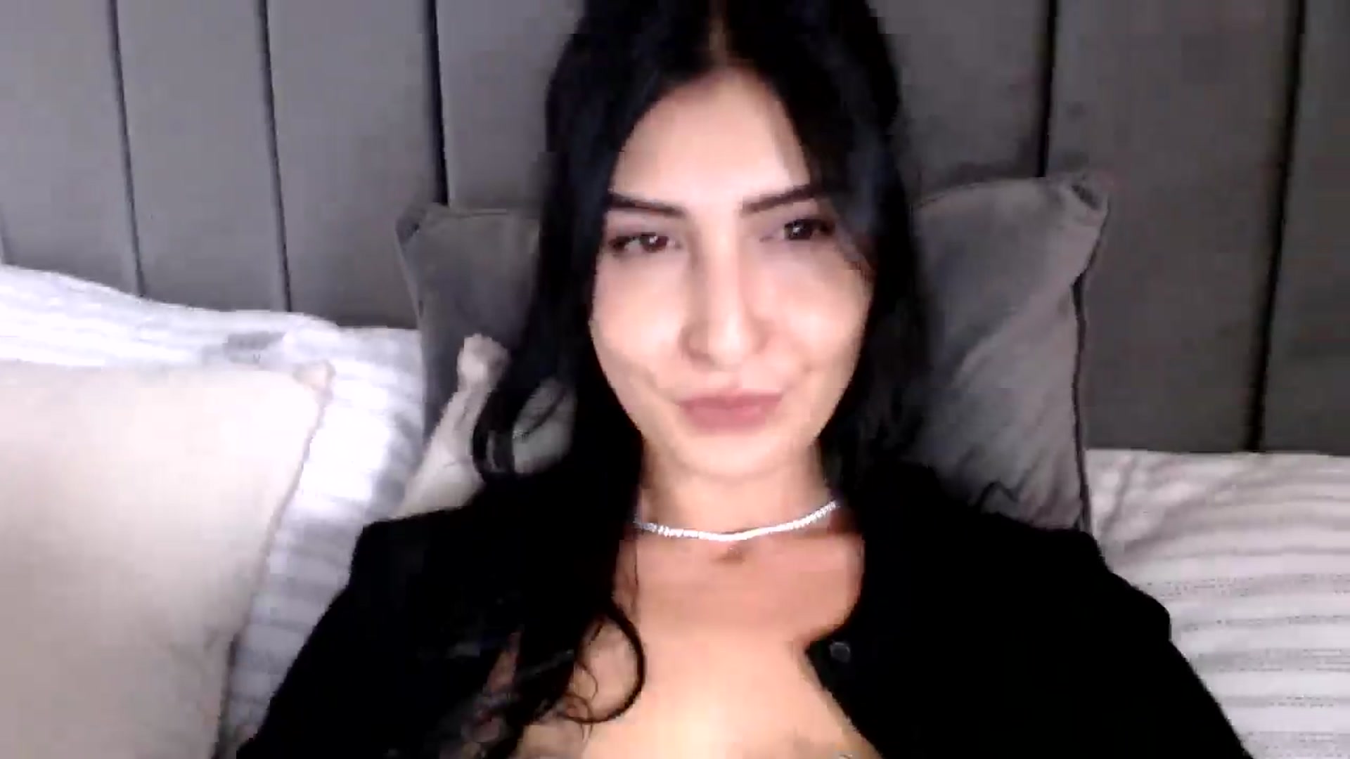 Gallery image thumbnail from LavIson's myfreecams stream on, 11/15/2024, 13:51 image 16 of 20