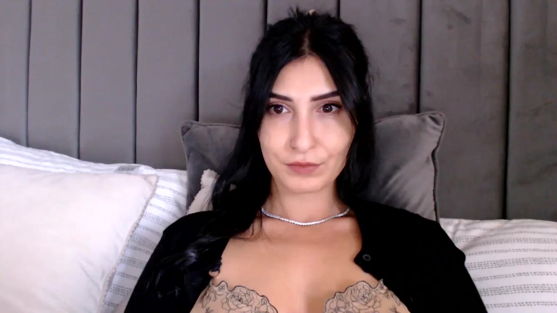 Gallery image thumbnail from LavIson's myfreecams stream on, 11/15/2024, 13:51 image 8 of 20
