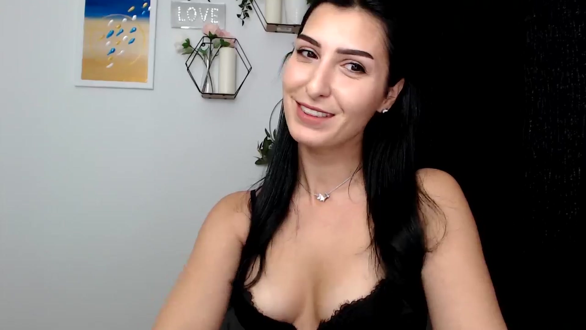 Gallery image thumbnail from LavIson's myfreecams stream on, 11/18/2024, 10:56 image 20 of 20