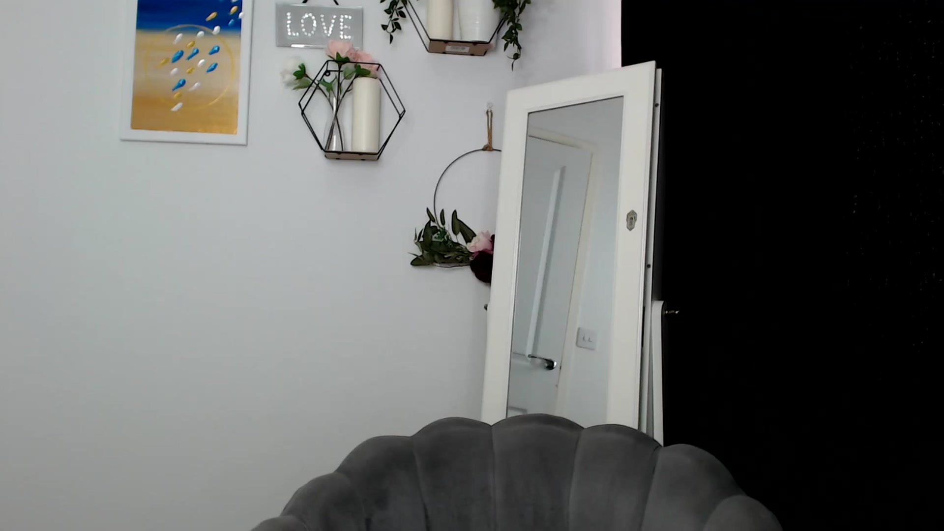 Gallery image thumbnail from LavIson's myfreecams stream on, 11/18/2024, 10:56 image 16 of 20