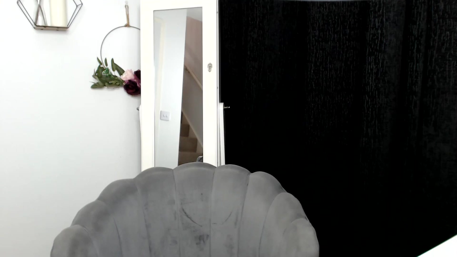 Gallery image thumbnail from LavIson's myfreecams stream on, 11/18/2024, 12:56 image 4 of 20