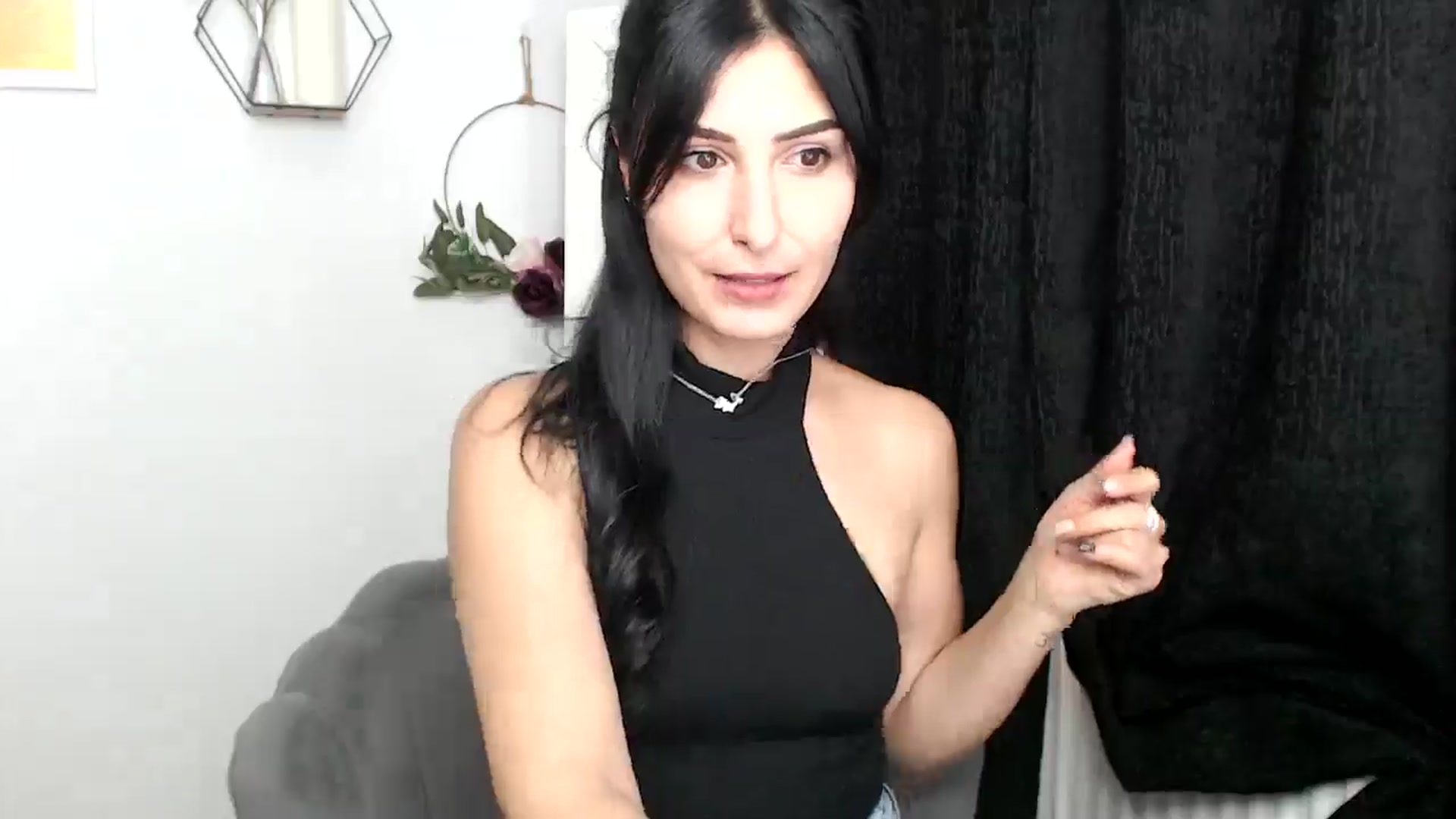 Gallery image thumbnail from LavIson's myfreecams stream on, 11/18/2024, 14:29 image 15 of 20