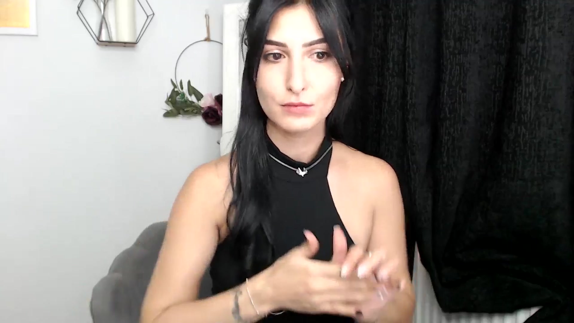 Gallery image thumbnail from LavIson's myfreecams stream on, 11/18/2024, 14:29 image 14 of 20