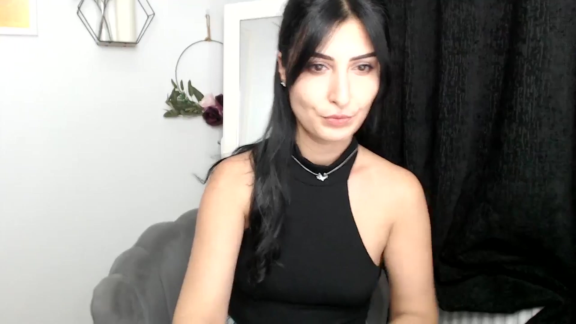 Gallery image thumbnail from LavIson's myfreecams stream on, 11/18/2024, 14:29 image 11 of 20
