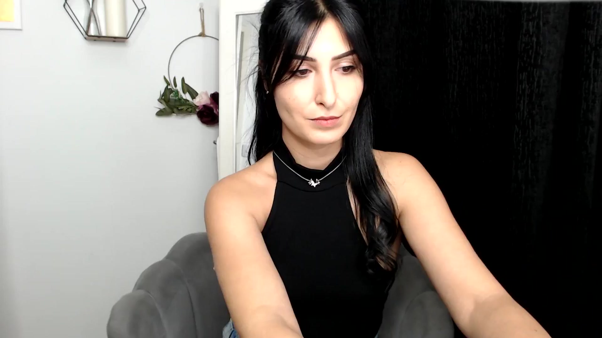 Gallery image thumbnail from LavIson's myfreecams stream on, 11/18/2024, 14:29 image 2 of 20