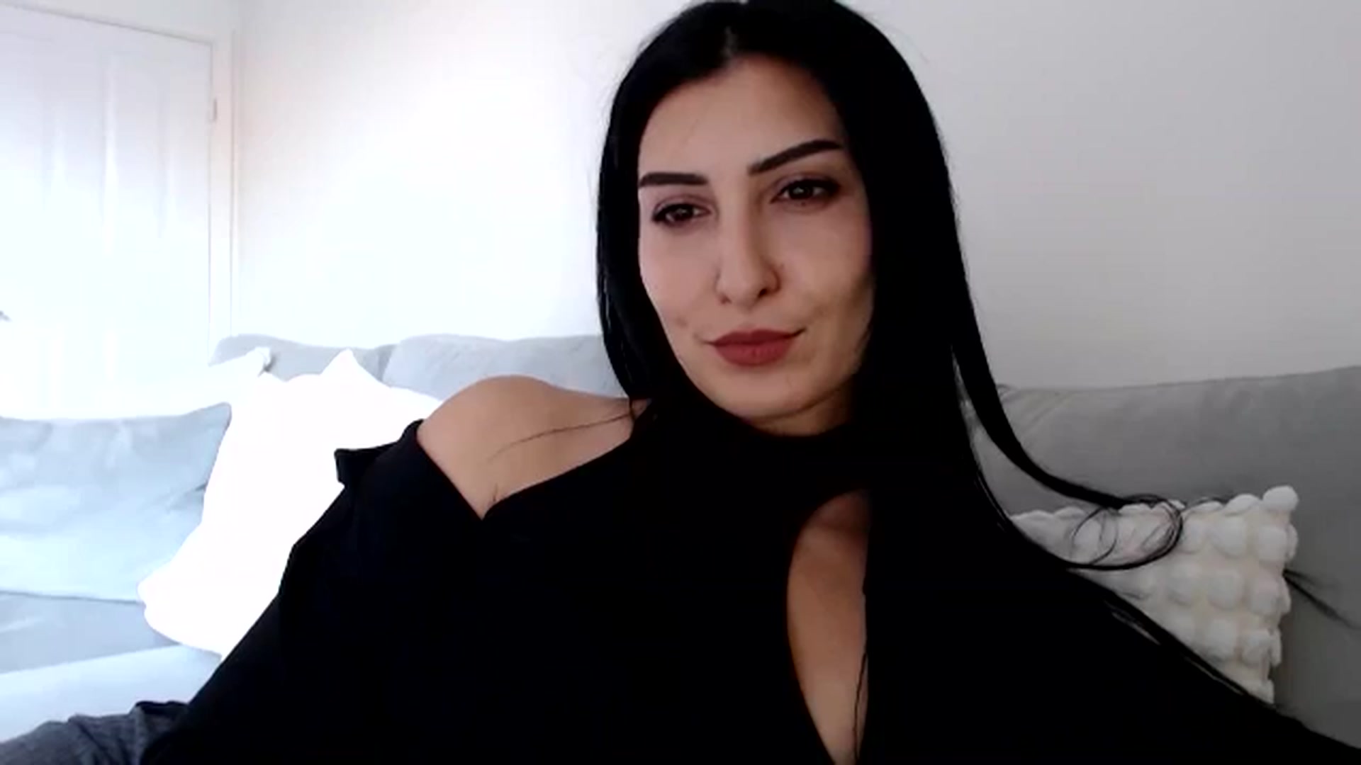 Gallery image thumbnail from LavIson's myfreecams stream on, 11/22/2024, 15:15 image 4 of 20