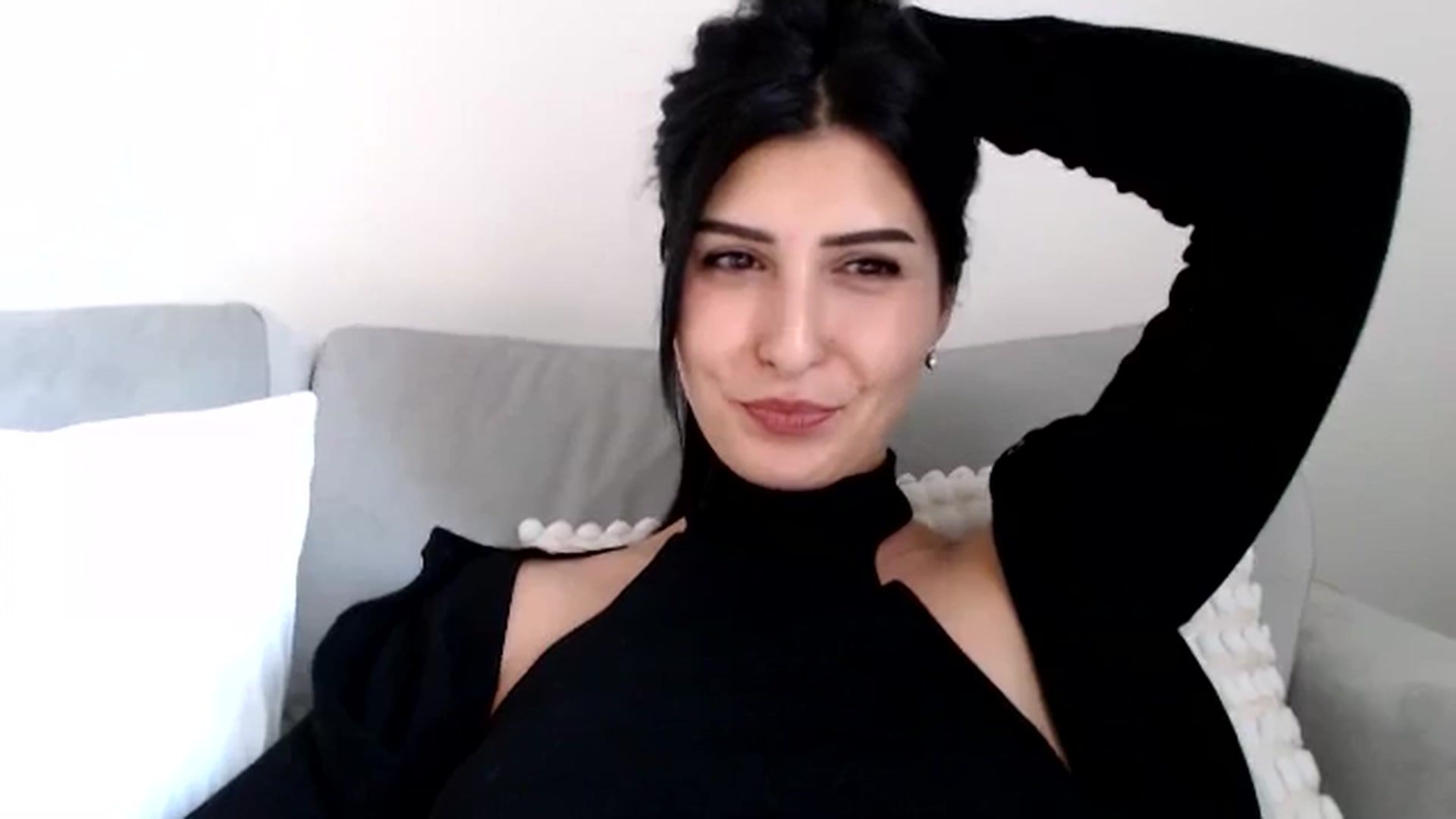 Gallery image thumbnail from LavIson's myfreecams stream on, 11/22/2024, 15:15 image 9 of 20