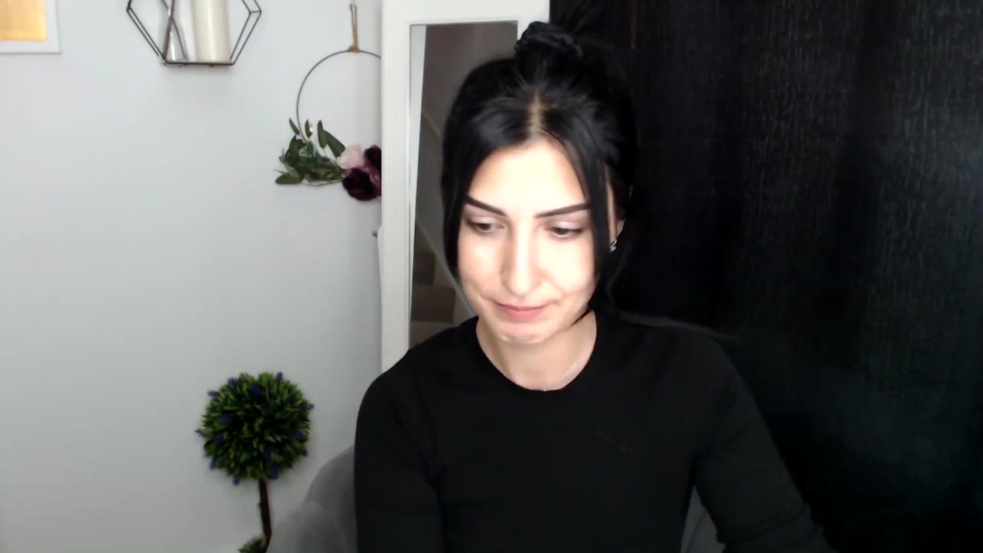Gallery image thumbnail from LavIson's myfreecams stream on, 11/25/2024, 15:13 image 20 of 20
