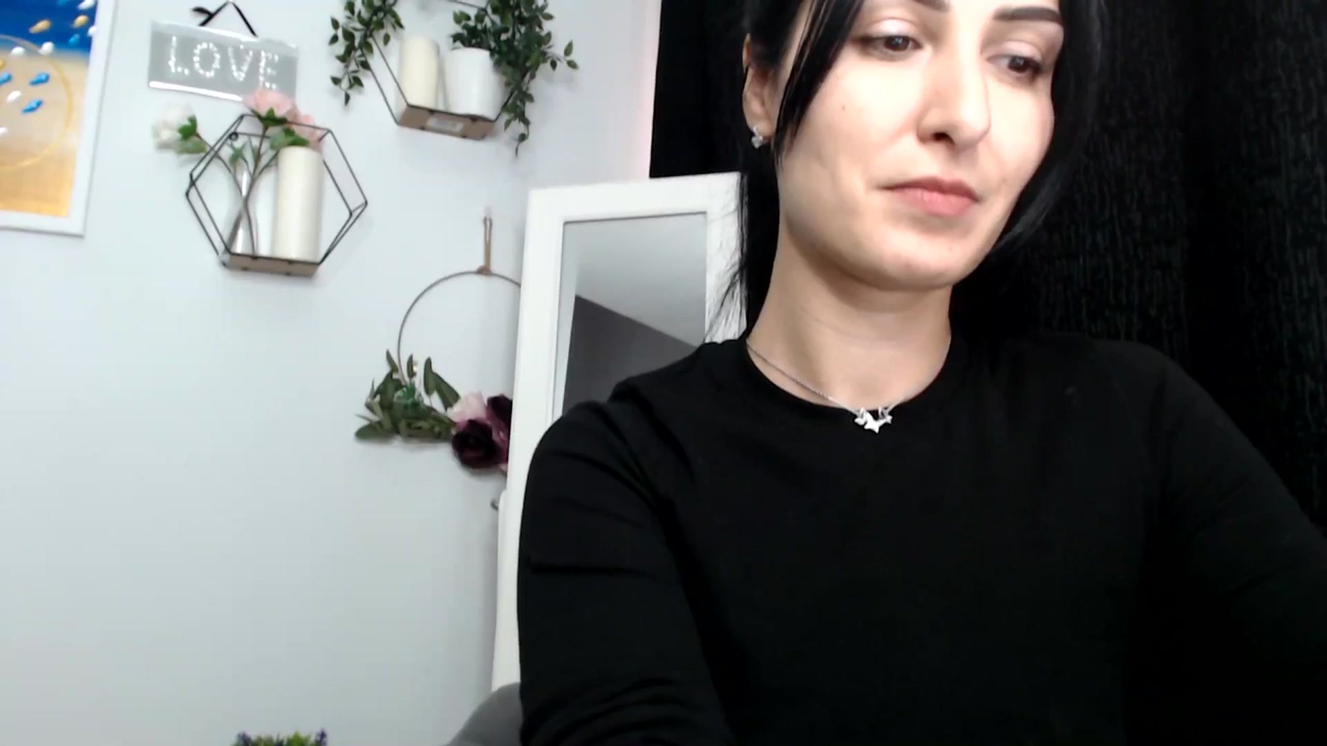 Gallery image thumbnail from LavIson's myfreecams stream on, 11/25/2024, 15:13 image 10 of 20