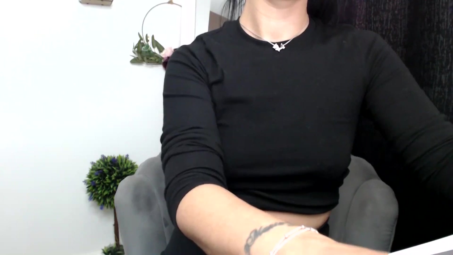Gallery image thumbnail from LavIson's myfreecams stream on, 11/25/2024, 15:13 image 13 of 20