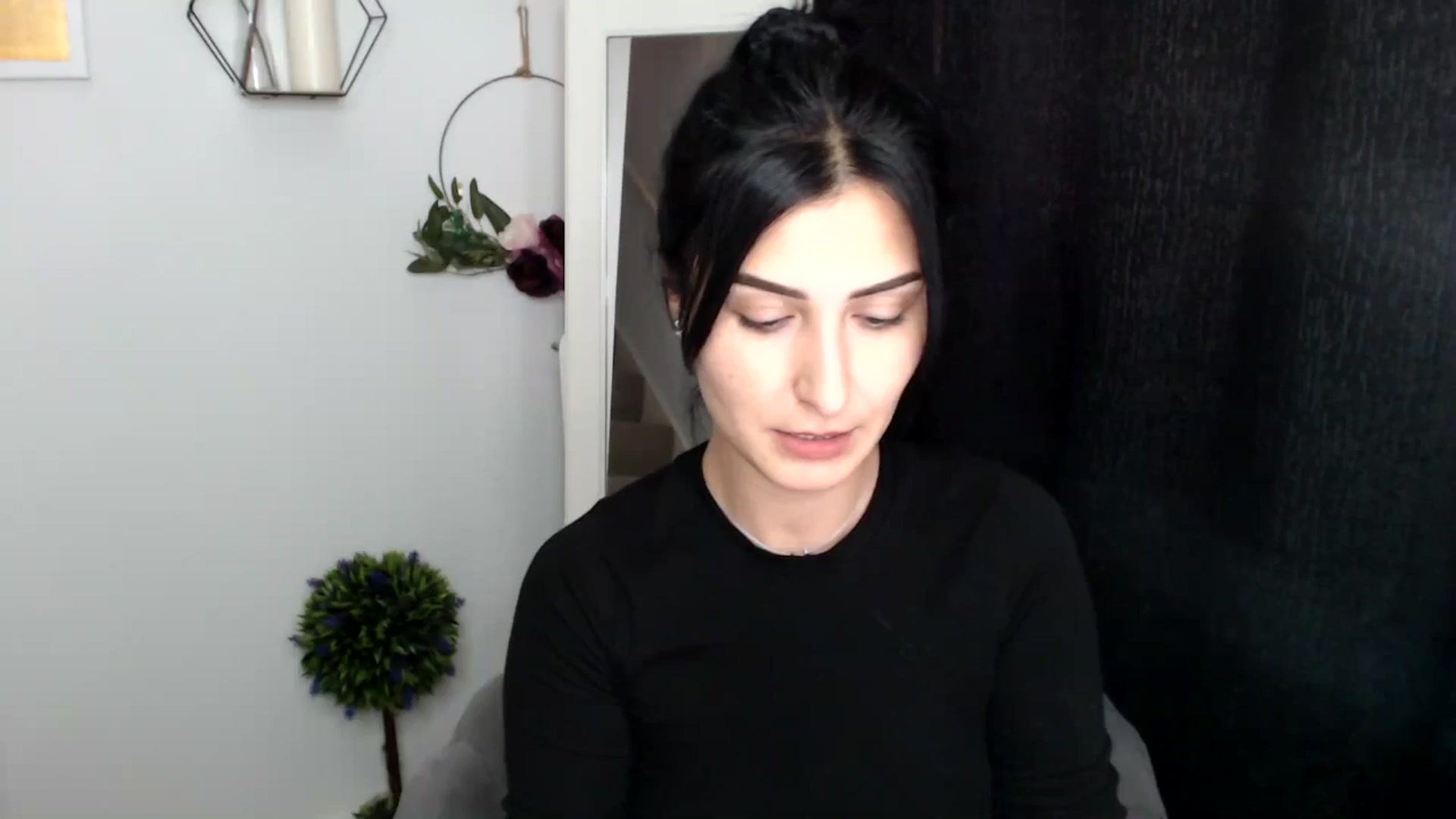 Gallery image thumbnail from LavIson's myfreecams stream on, 11/25/2024, 15:13 image 19 of 20