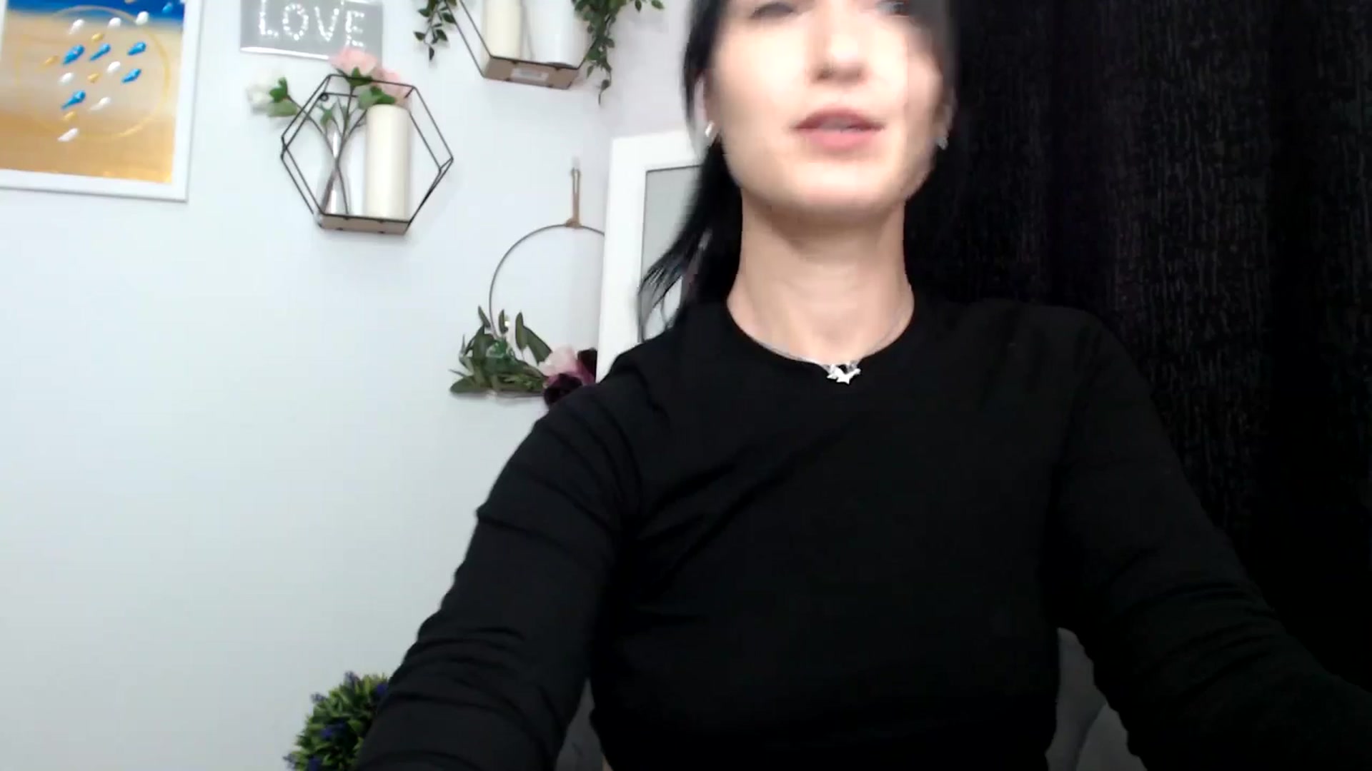 Gallery image thumbnail from LavIson's myfreecams stream on, 11/25/2024, 15:13 image 11 of 20