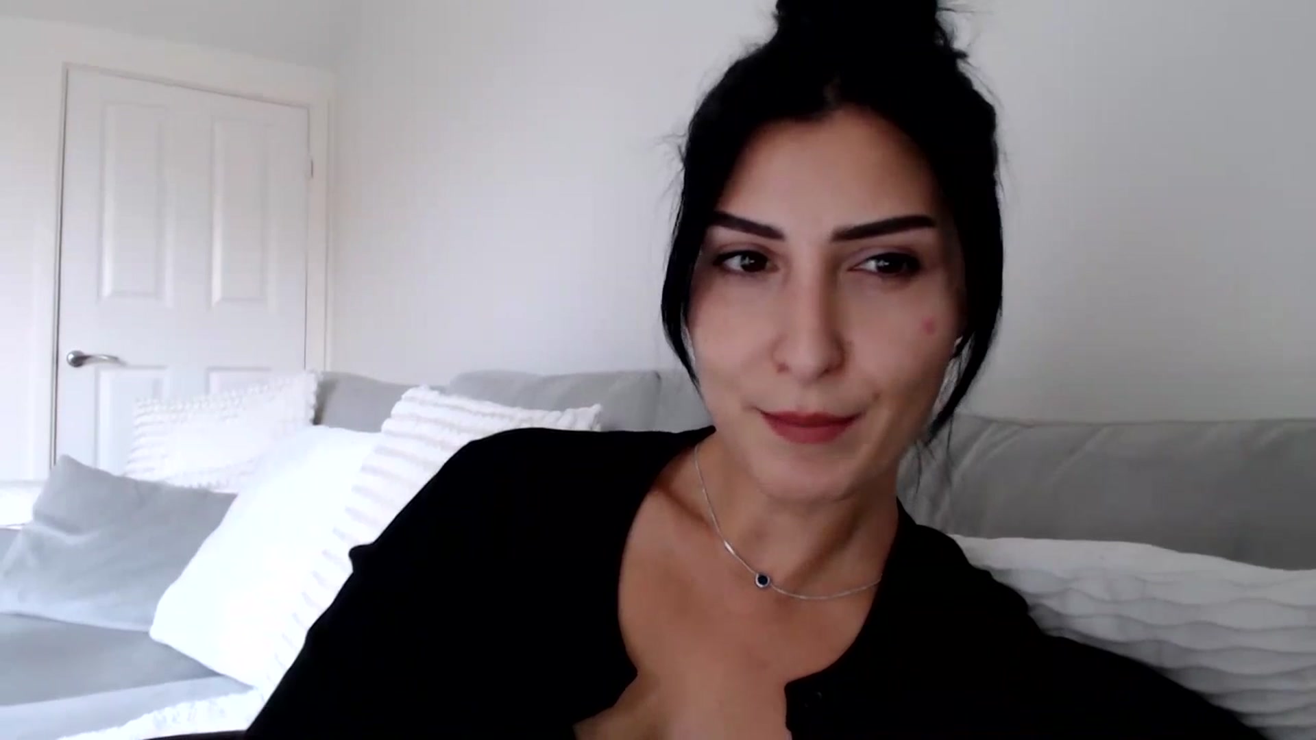 Gallery image thumbnail from LavIson's myfreecams stream on, 11/27/2024, 13:04 image 5 of 20