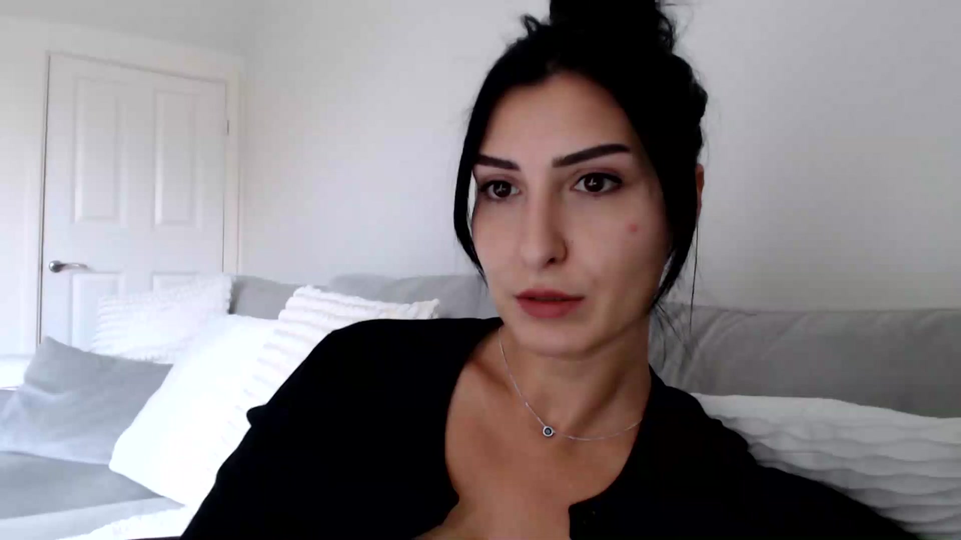 Gallery image thumbnail from LavIson's myfreecams stream on, 11/27/2024, 13:04 image 4 of 20