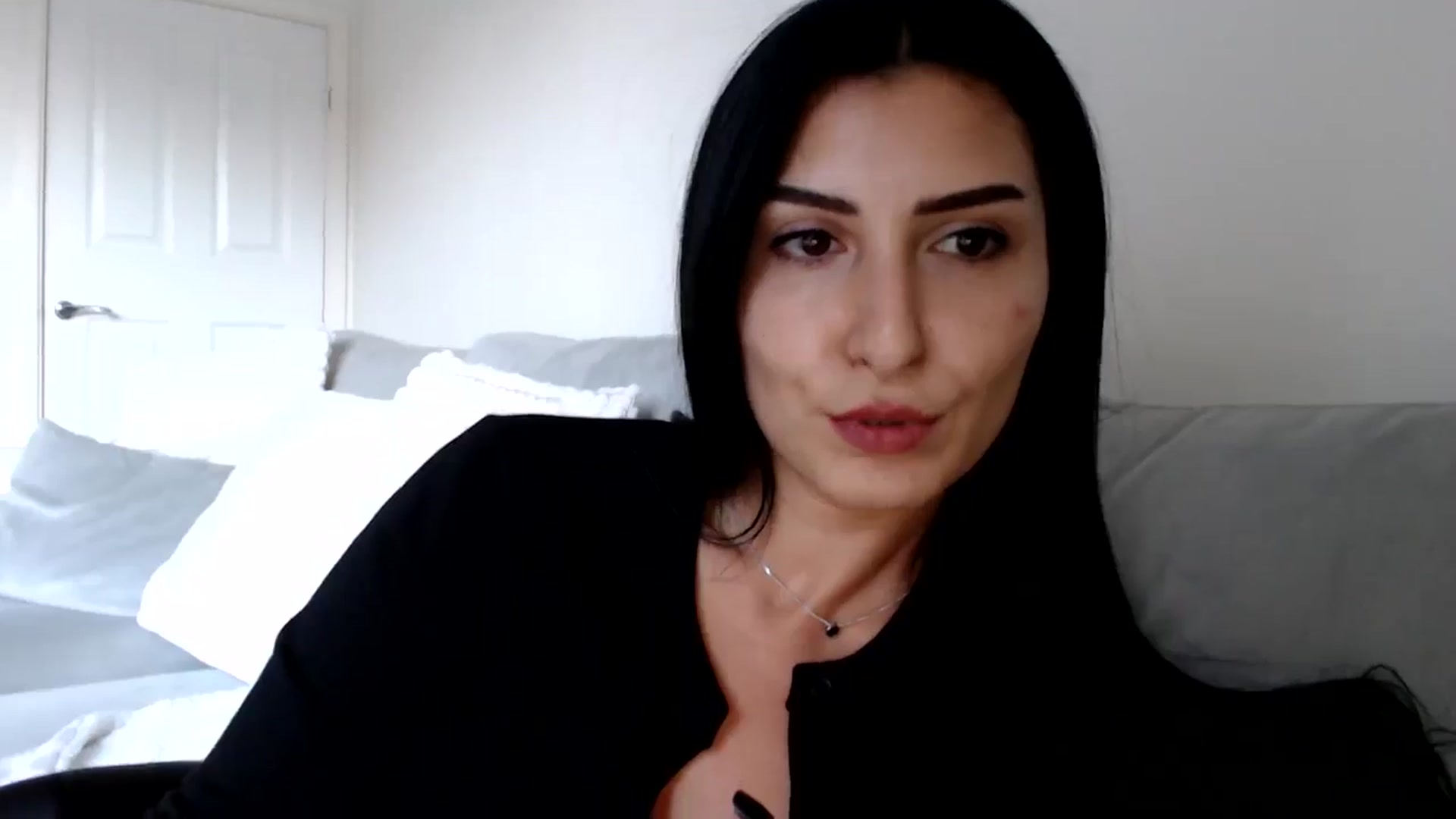 Gallery image thumbnail from LavIson's myfreecams stream on, 11/27/2024, 13:34 image 9 of 20