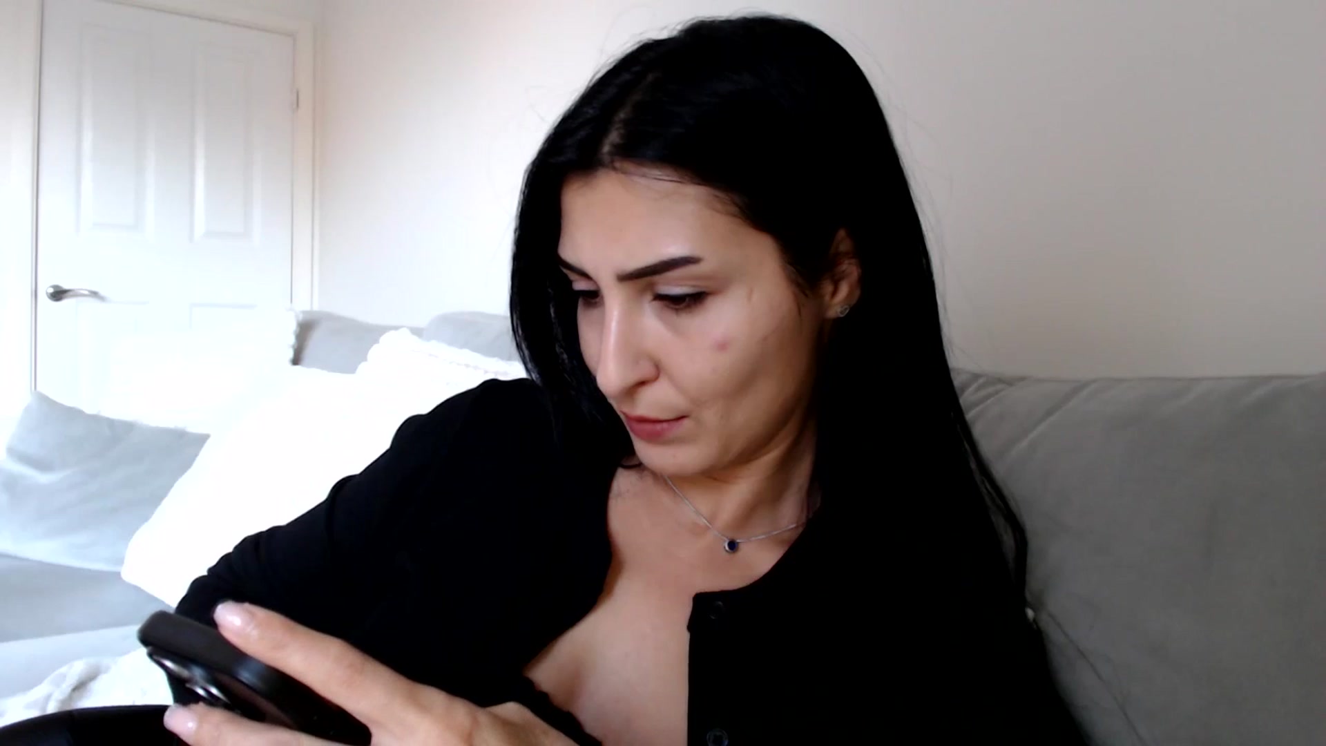 Gallery image thumbnail from LavIson's myfreecams stream on, 11/27/2024, 13:34 image 17 of 20