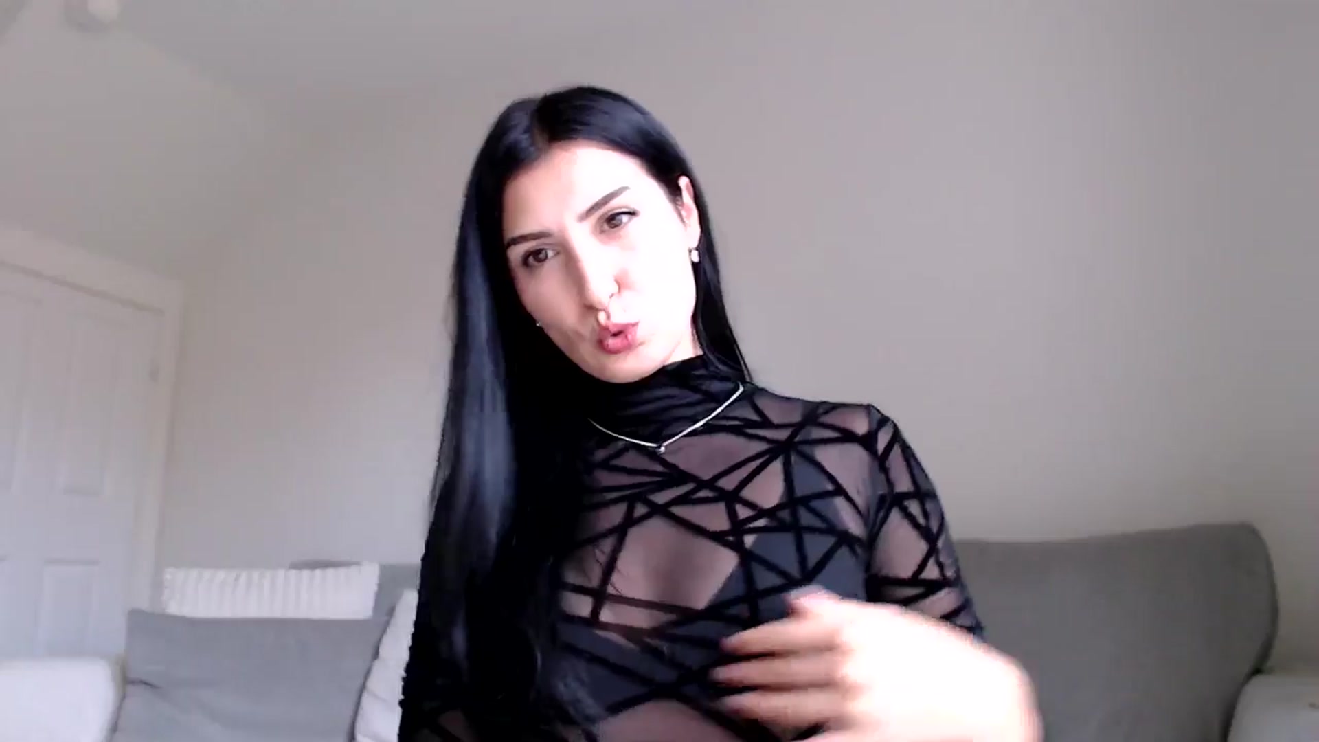 Gallery image thumbnail from LavIson's myfreecams stream on, 12/02/2024, 13:01 image 16 of 20