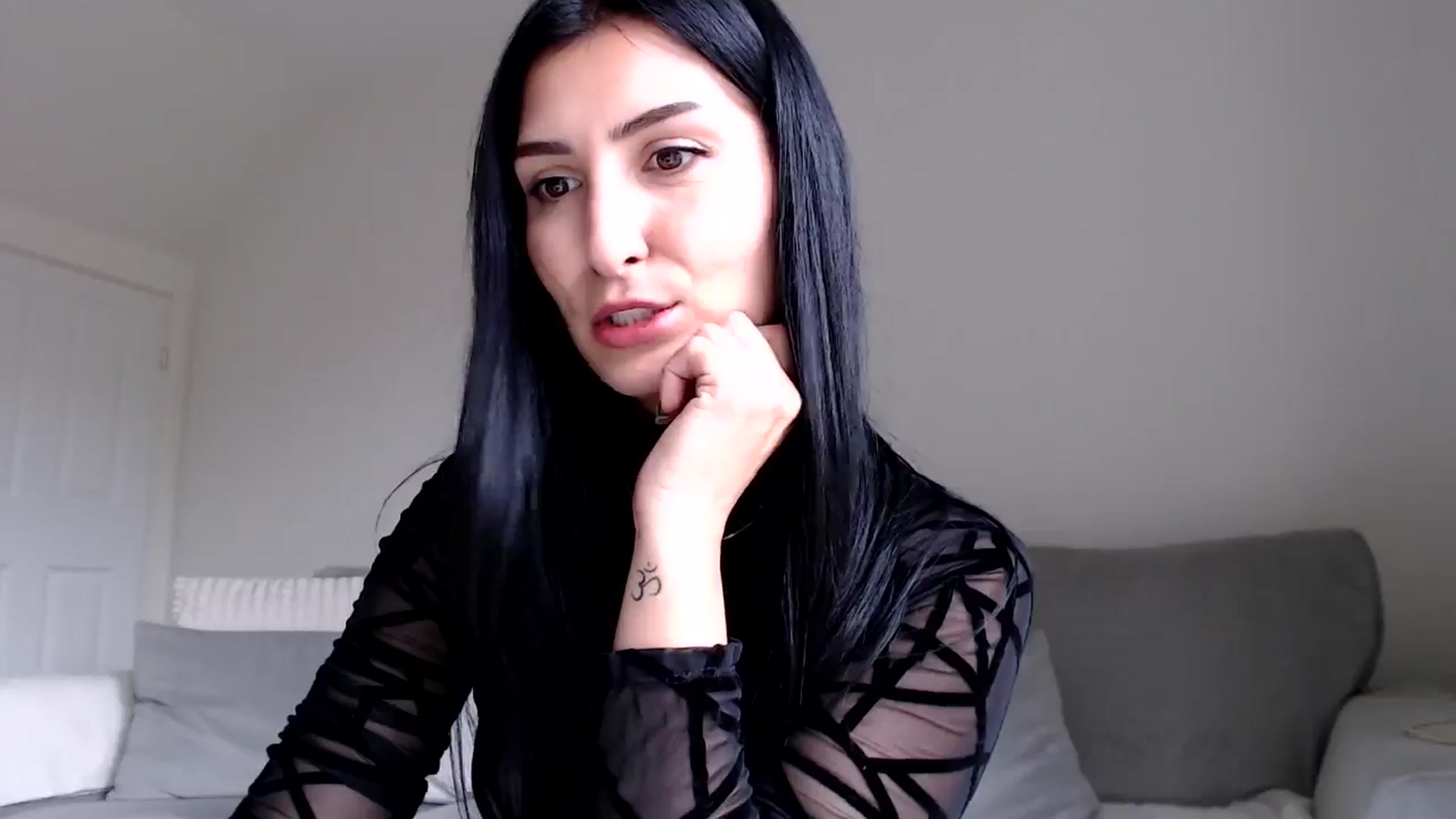 Gallery image thumbnail from LavIson's myfreecams stream on, 12/02/2024, 13:38 image 4 of 20