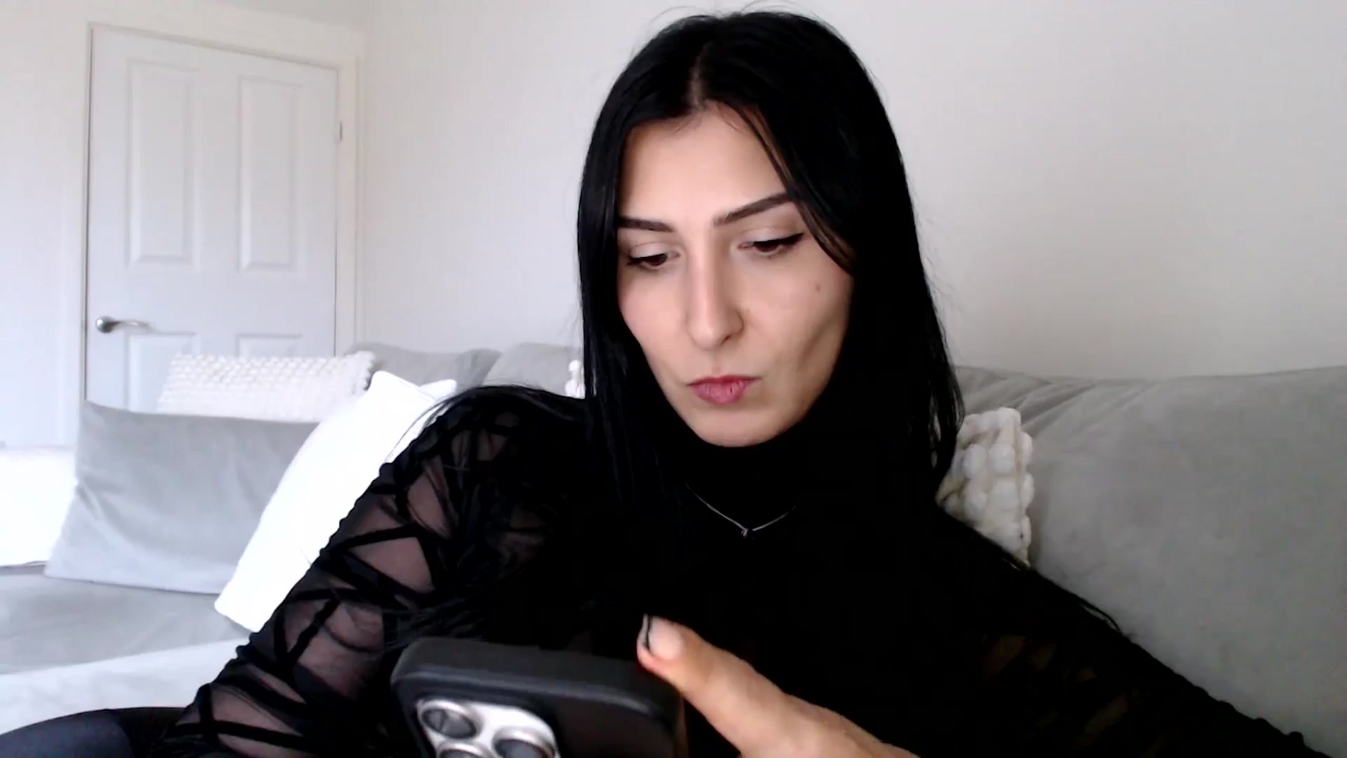 Gallery image thumbnail from LavIson's myfreecams stream on, 12/02/2024, 14:30 image 13 of 20
