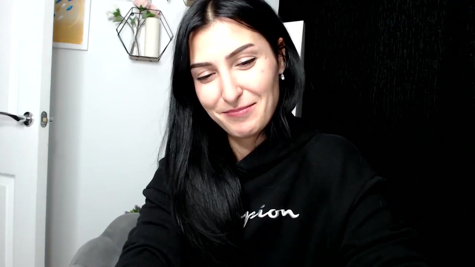 Gallery image thumbnail from LavIson's myfreecams stream on, 12/02/2024, 15:42 image 9 of 20