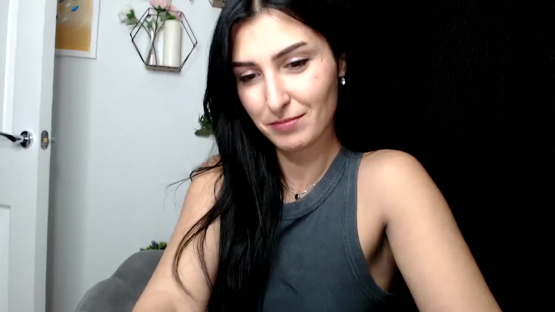 Gallery image thumbnail from LavIson's myfreecams stream on, 12/02/2024, 15:42 image 14 of 20
