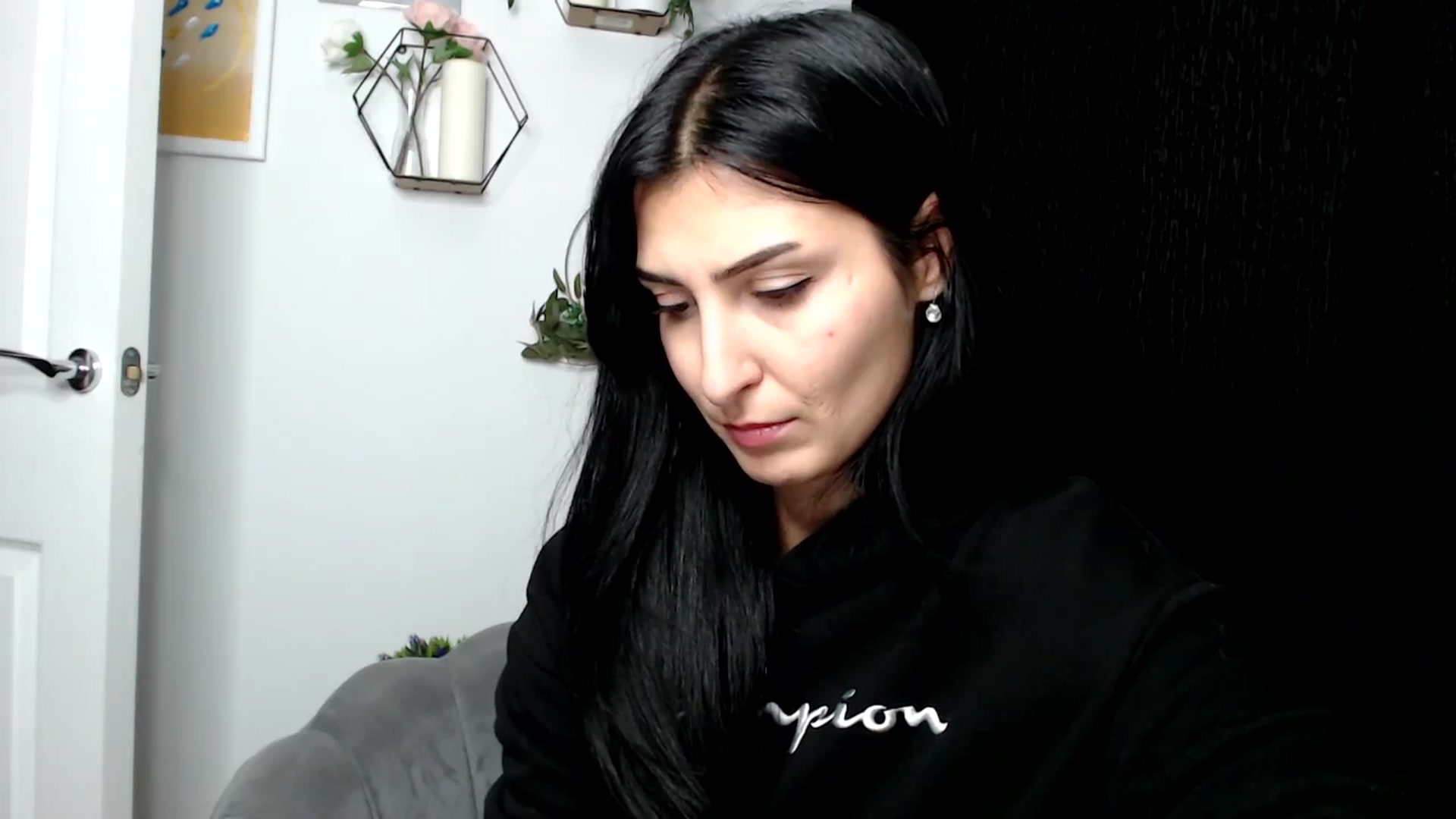 Gallery image thumbnail from LavIson's myfreecams stream on, 12/02/2024, 15:42 image 10 of 20