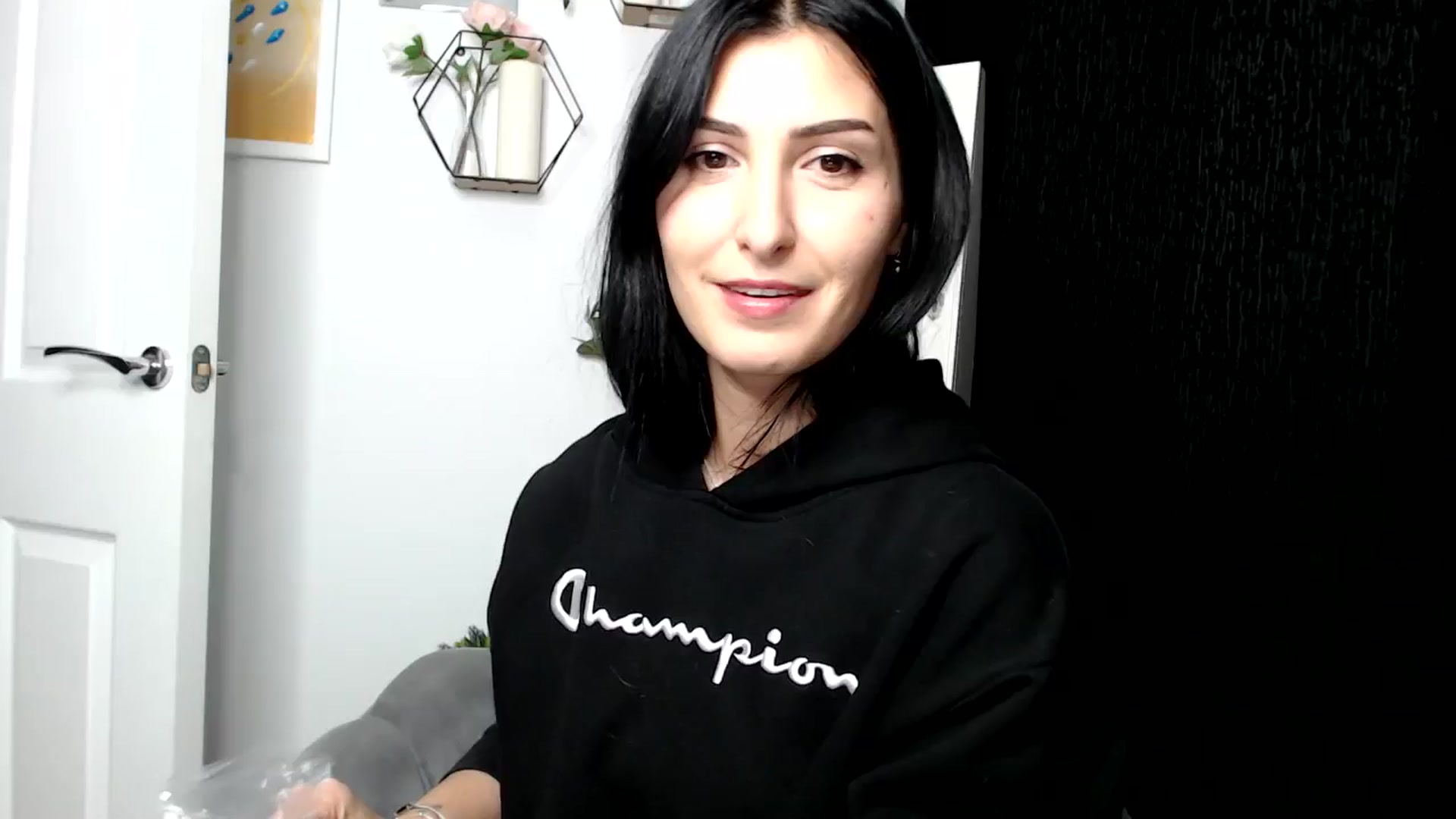 Gallery image thumbnail from LavIson's myfreecams stream on, 12/02/2024, 15:42 image 1 of 20