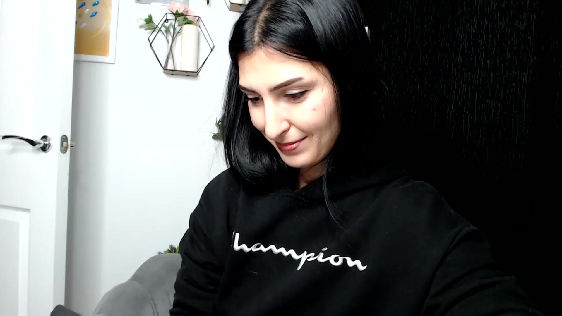 Gallery image thumbnail from LavIson's myfreecams stream on, 12/02/2024, 15:42 image 6 of 20