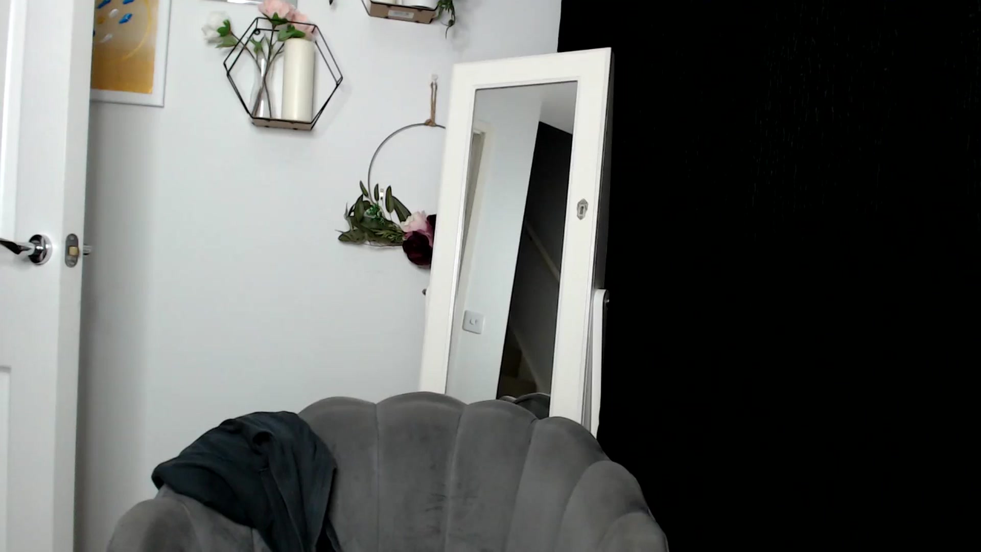 Gallery image thumbnail from LavIson's myfreecams stream on, 12/02/2024, 15:42 image 19 of 20