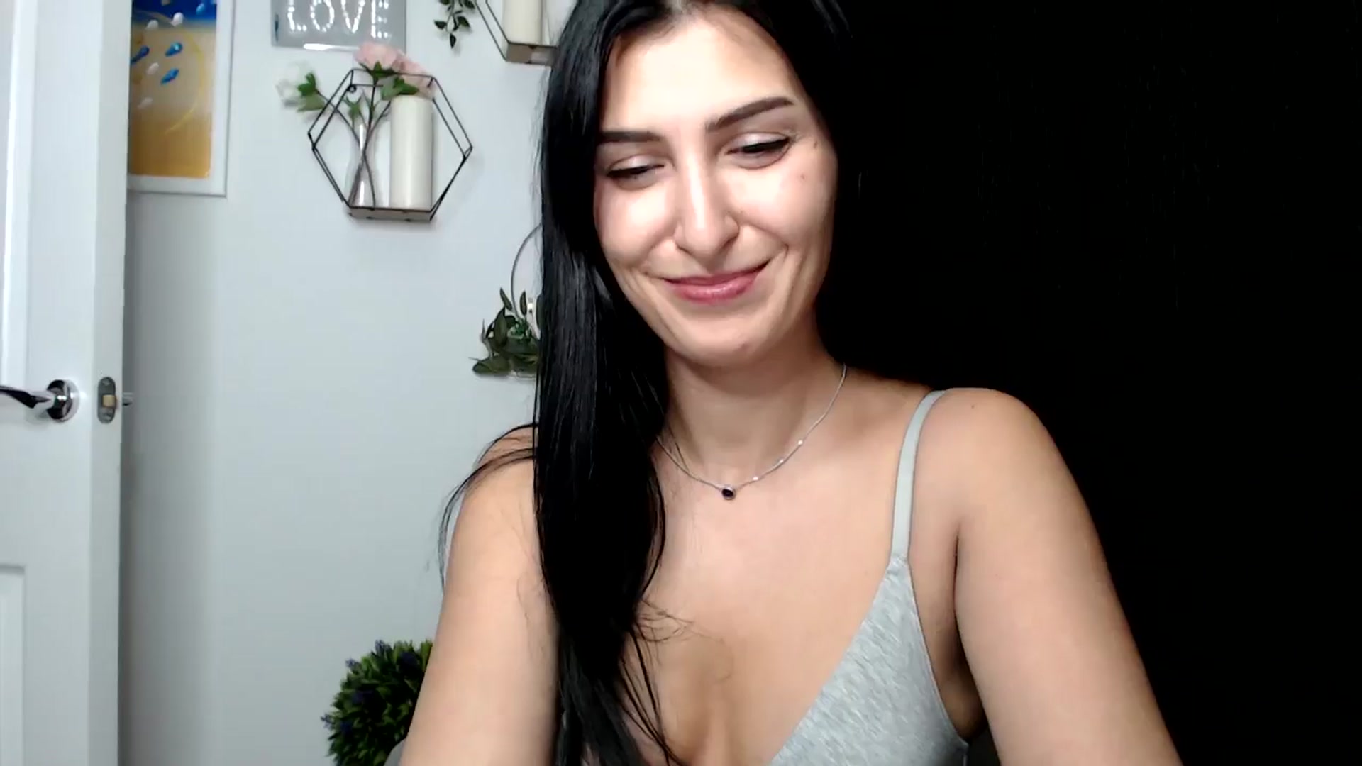 Gallery image thumbnail from LavIson's myfreecams stream on, 12/02/2024, 16:14 image 17 of 20