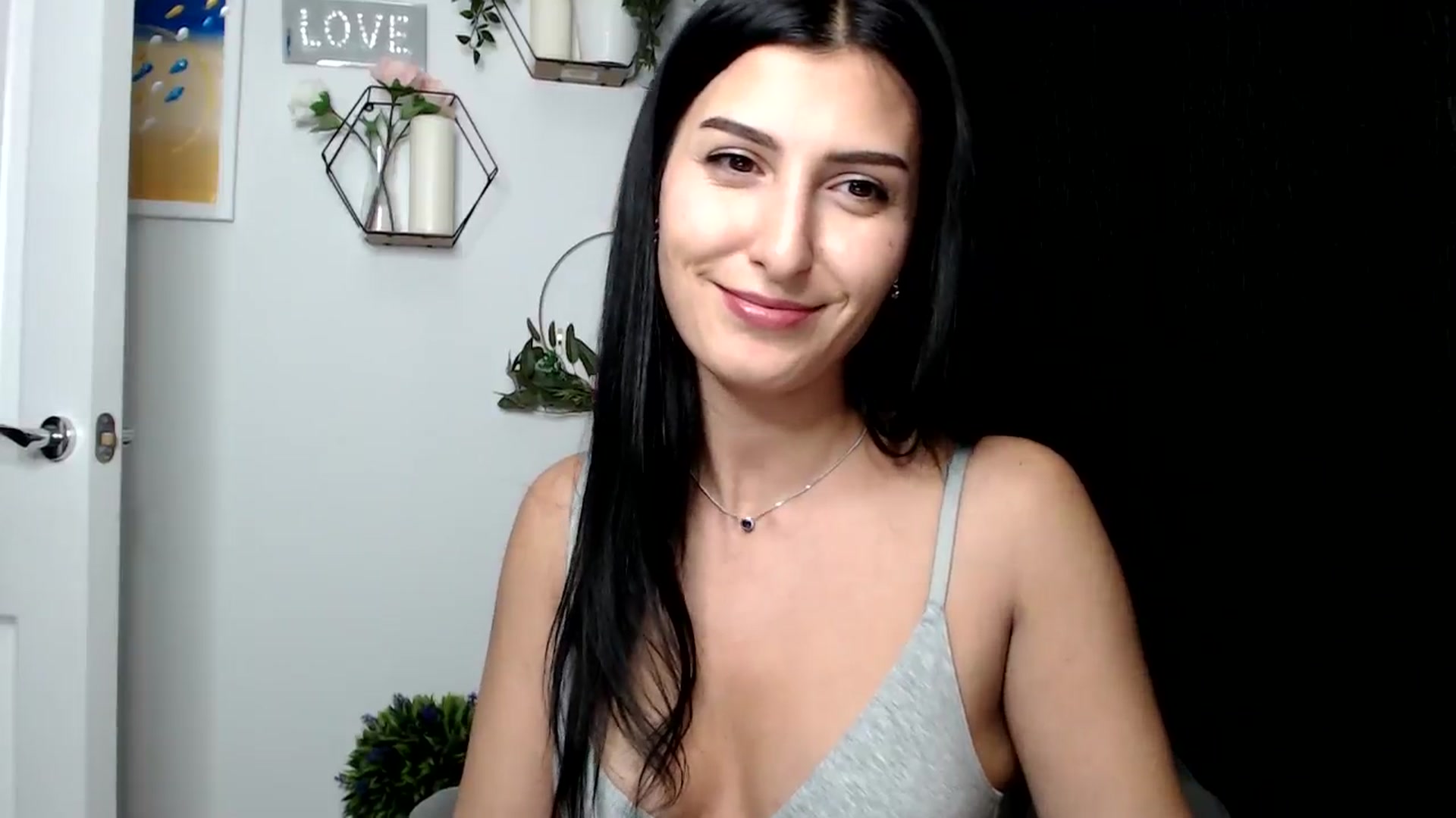 Gallery image thumbnail from LavIson's myfreecams stream on, 12/02/2024, 16:14 image 14 of 20