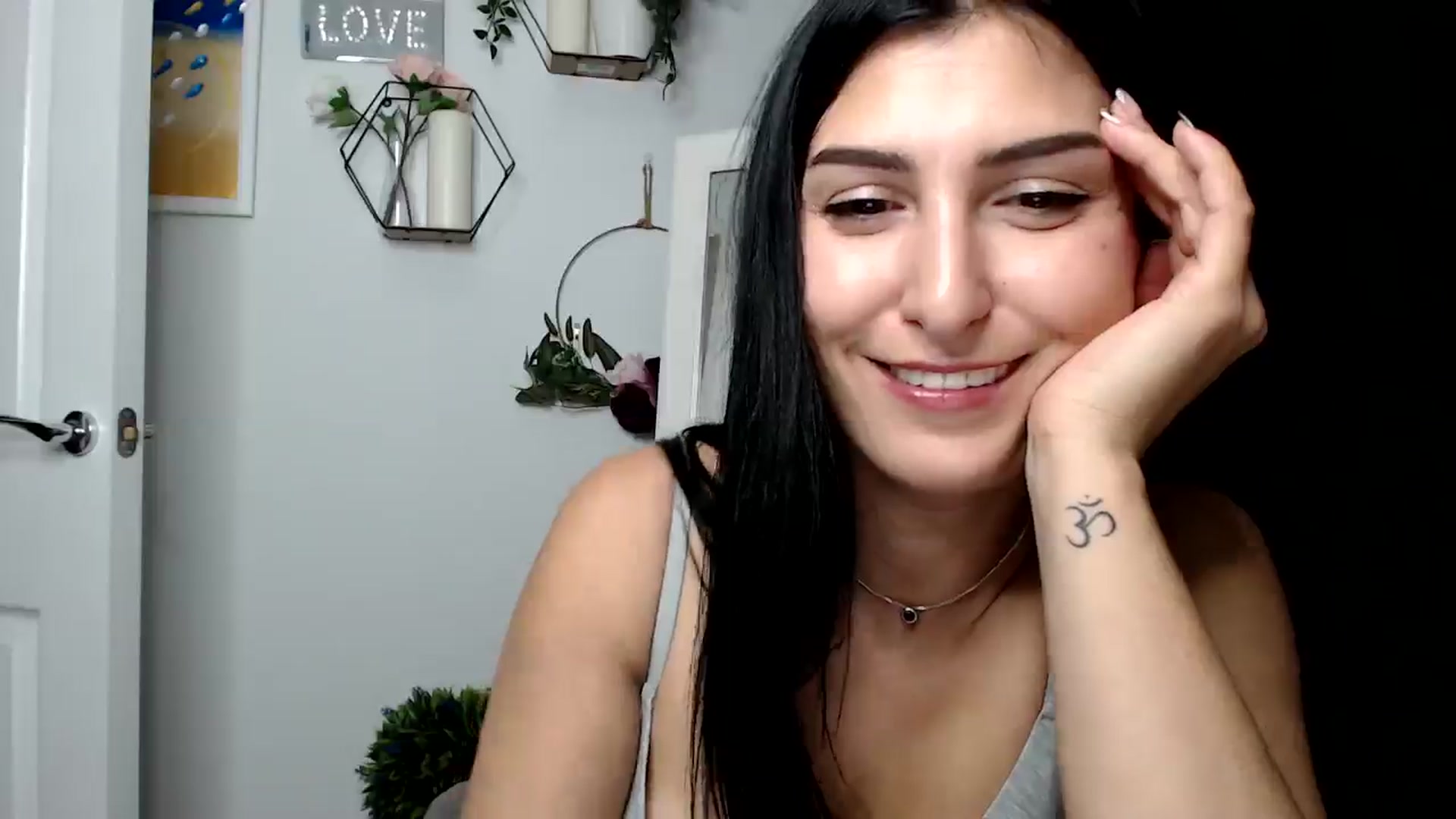 Gallery image thumbnail from LavIson's myfreecams stream on, 12/02/2024, 16:14 image 5 of 20