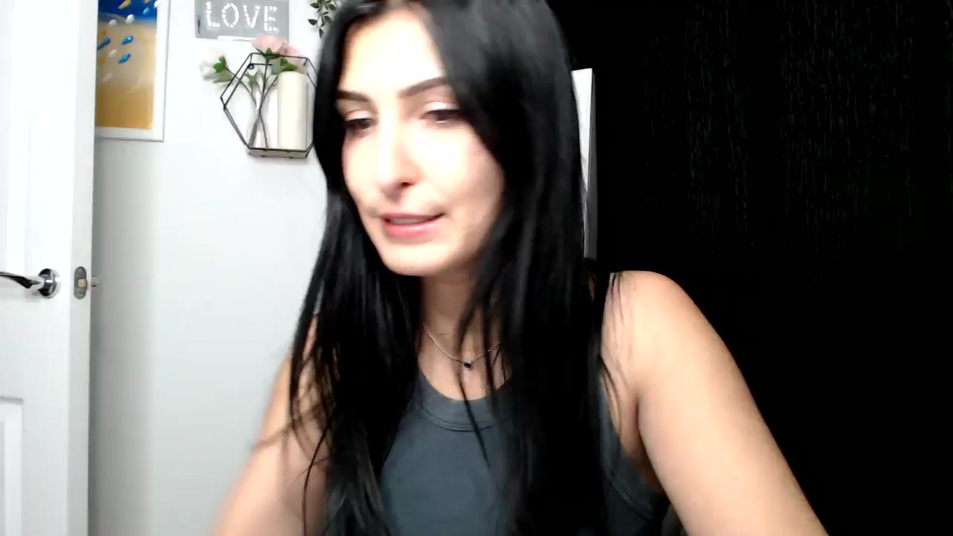 Gallery image thumbnail from LavIson's myfreecams stream on, 12/02/2024, 16:14 image 19 of 20