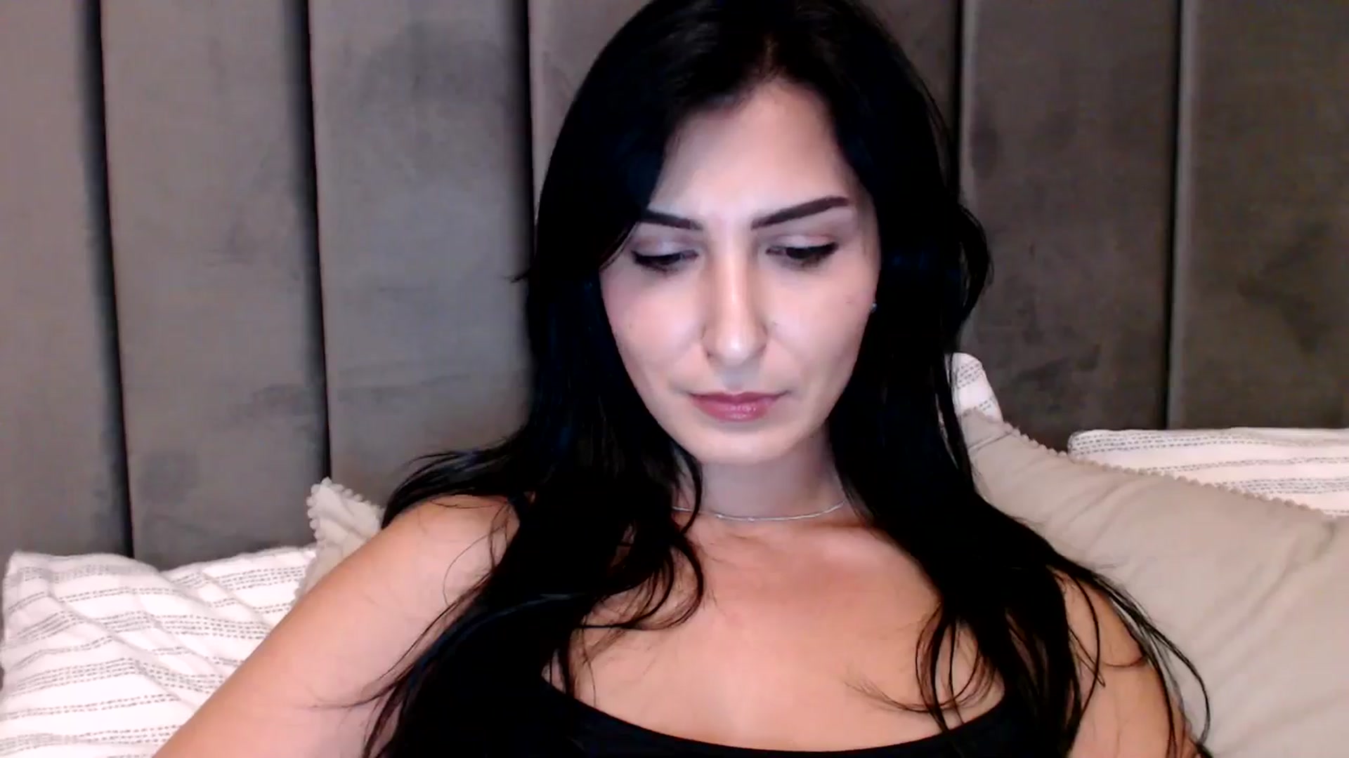 Gallery image thumbnail from LavIson's myfreecams stream on, 12/04/2024, 15:45 image 12 of 20