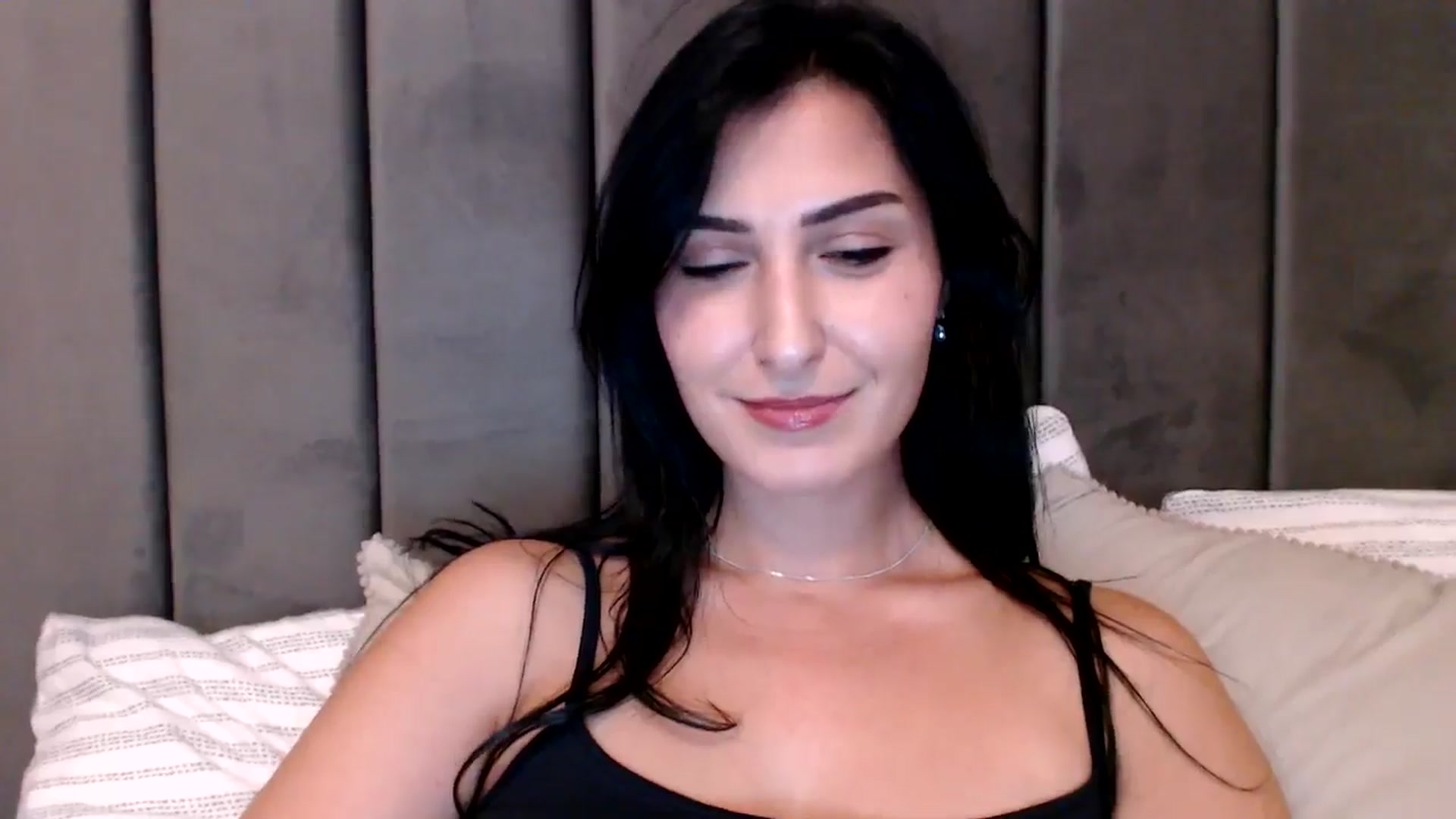 Gallery image thumbnail from LavIson's myfreecams stream on, 12/04/2024, 15:45 image 8 of 20