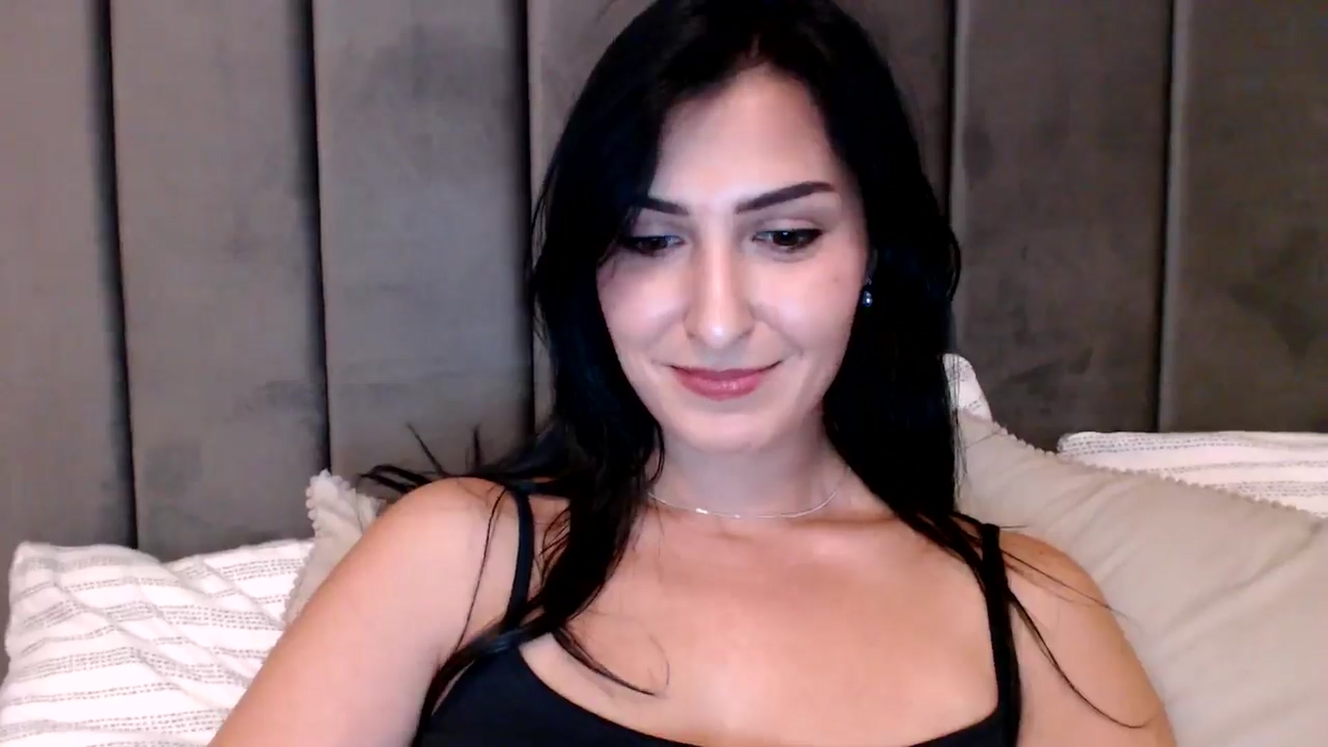 Gallery image thumbnail from LavIson's myfreecams stream on, 12/04/2024, 15:45 image 11 of 20