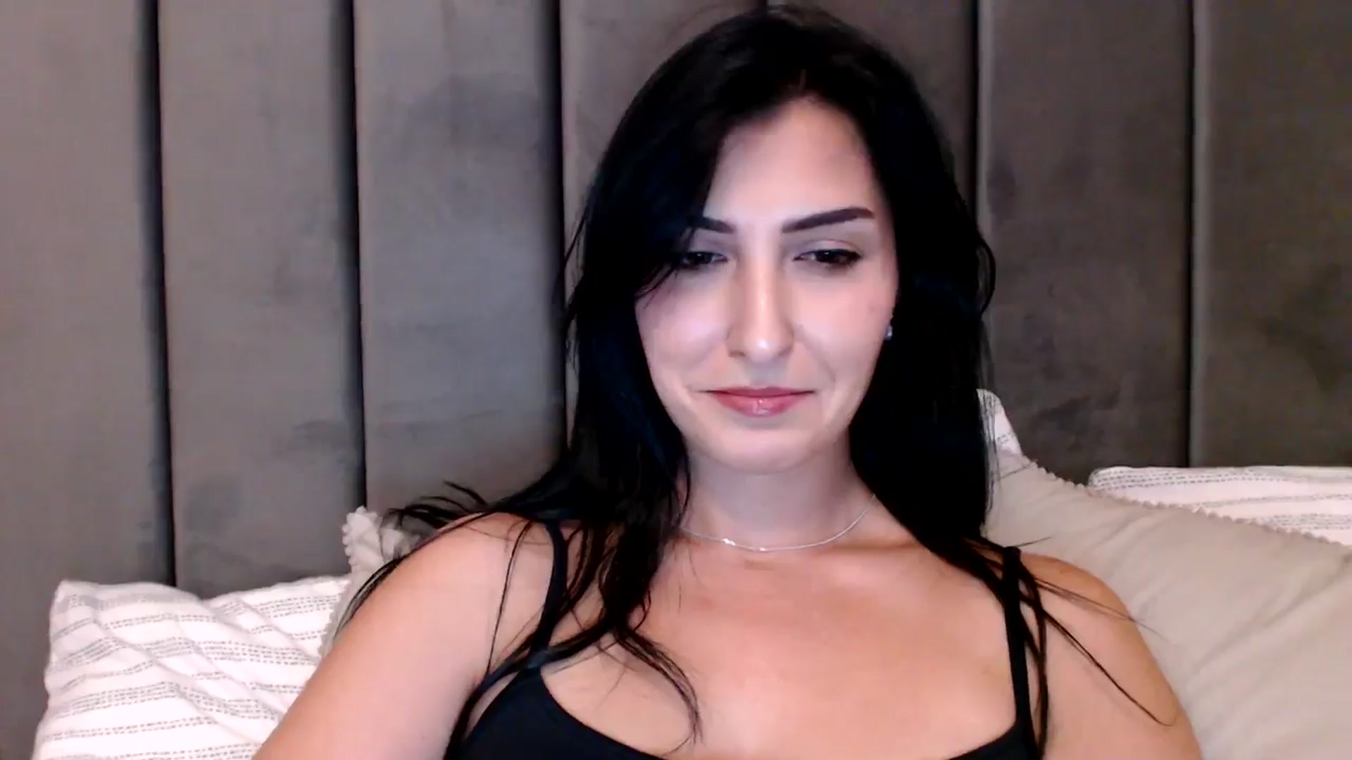 Gallery image thumbnail from LavIson's myfreecams stream on, 12/04/2024, 15:45 image 7 of 20