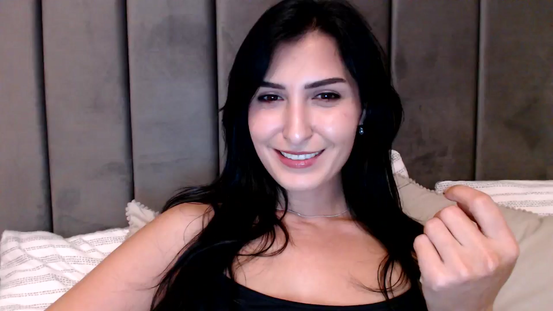 Gallery image thumbnail from LavIson's myfreecams stream on, 12/04/2024, 15:45 image 13 of 20