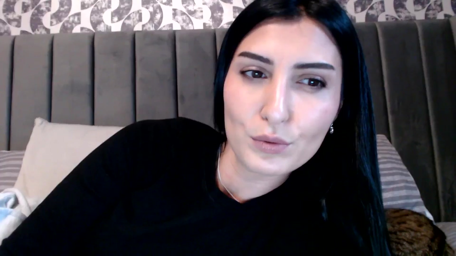 Gallery image thumbnail from LavIson's myfreecams stream on, 12/06/2024, 14:32 image 10 of 20