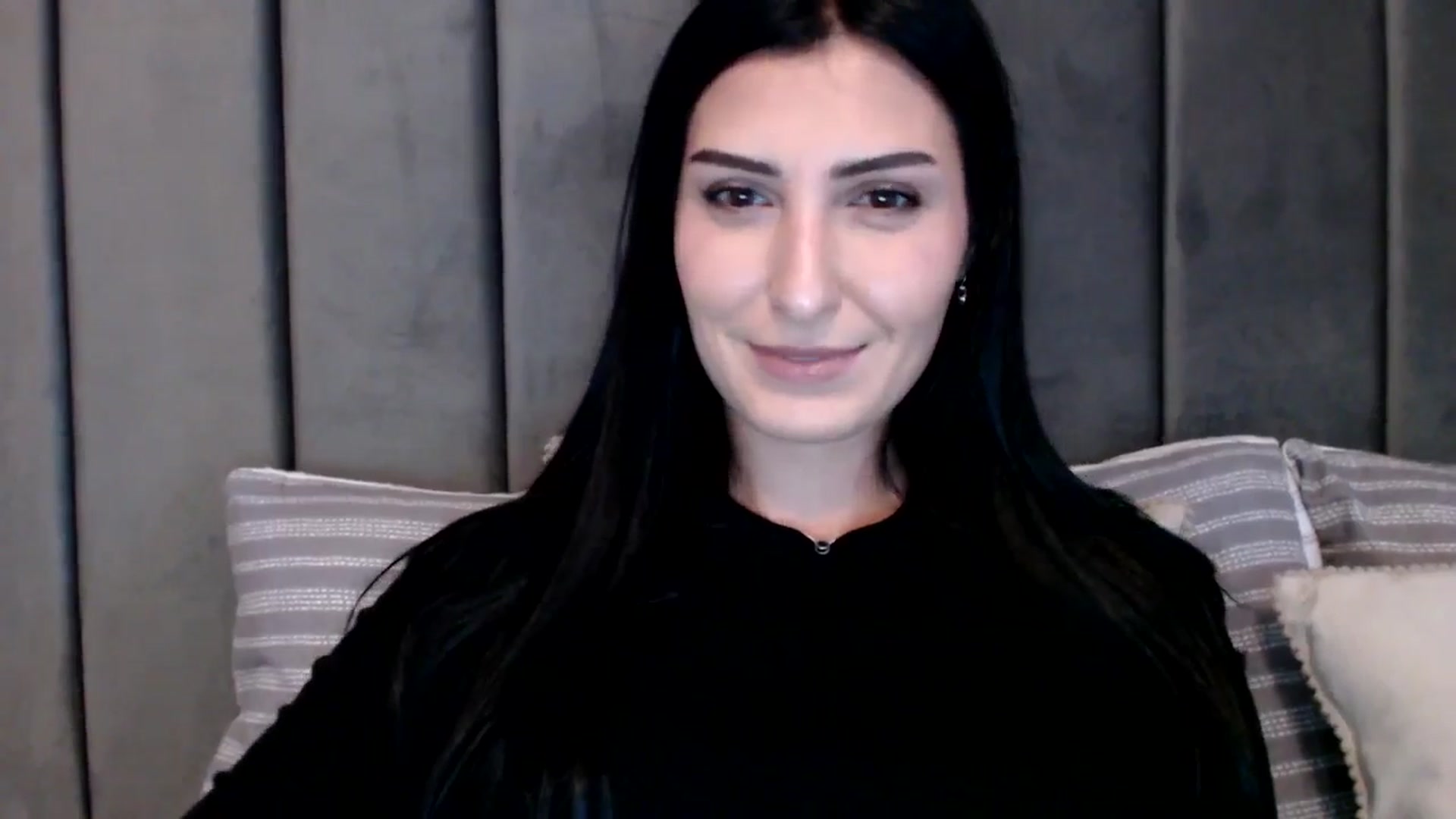 Gallery image thumbnail from LavIson's myfreecams stream on, 12/06/2024, 14:32 image 4 of 20